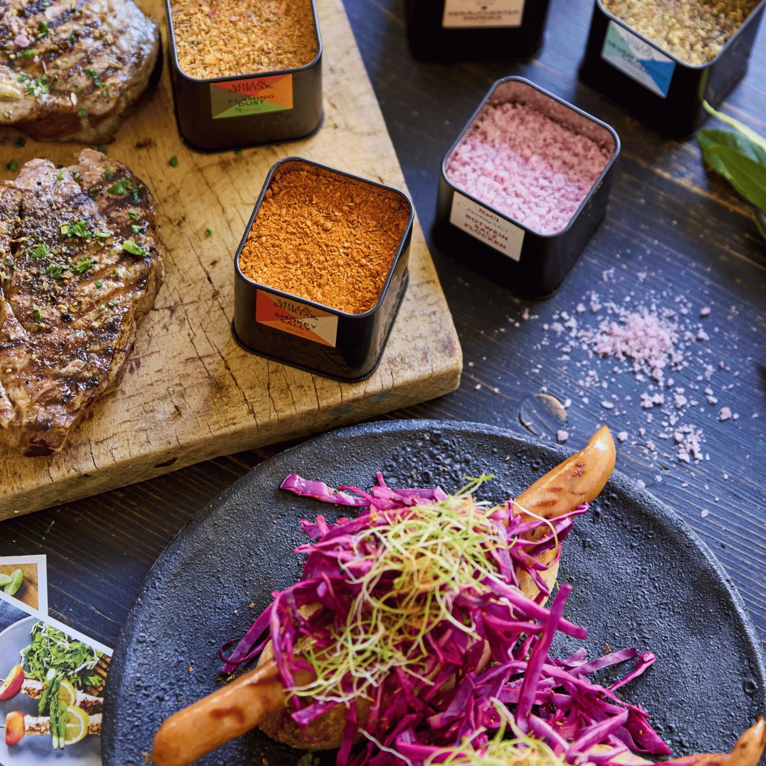 Mill & Mortar BIO Grillgewürz-Geschenkset, 6 Gewürze für BBQ | Smokey Sally, Flaming Dust, Mermaid's Bite, Seven Pepper Crush, Paprika, Rotweinsalz, 4 von 6 Bio, Geschenke für Männer