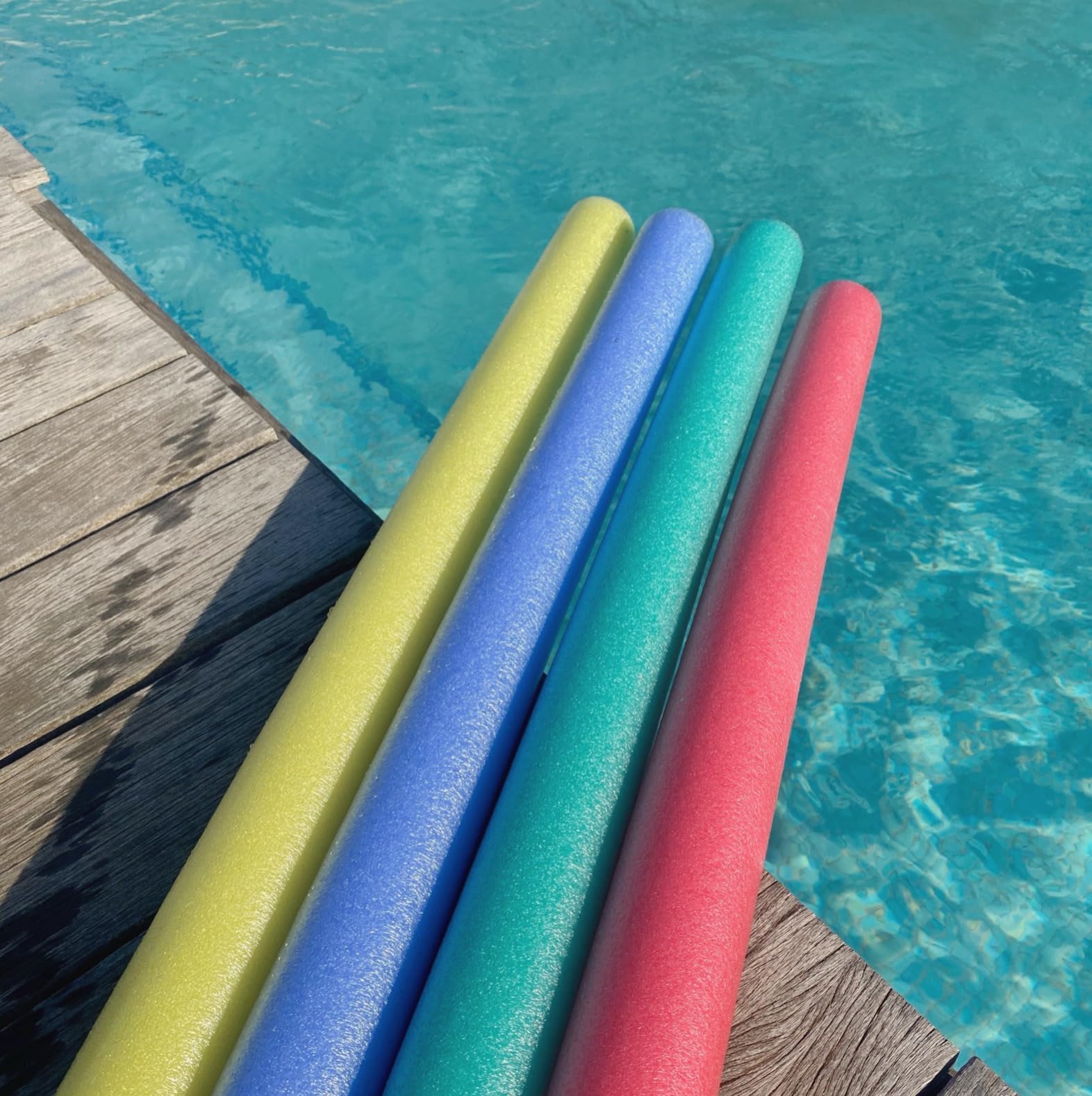 BLUE SKY Frite Aquatique Flottante – Mousse 160 X 6 Cm – Pour Piscine Et Plage – Couleur Aléatoire – Dès 3 Ans