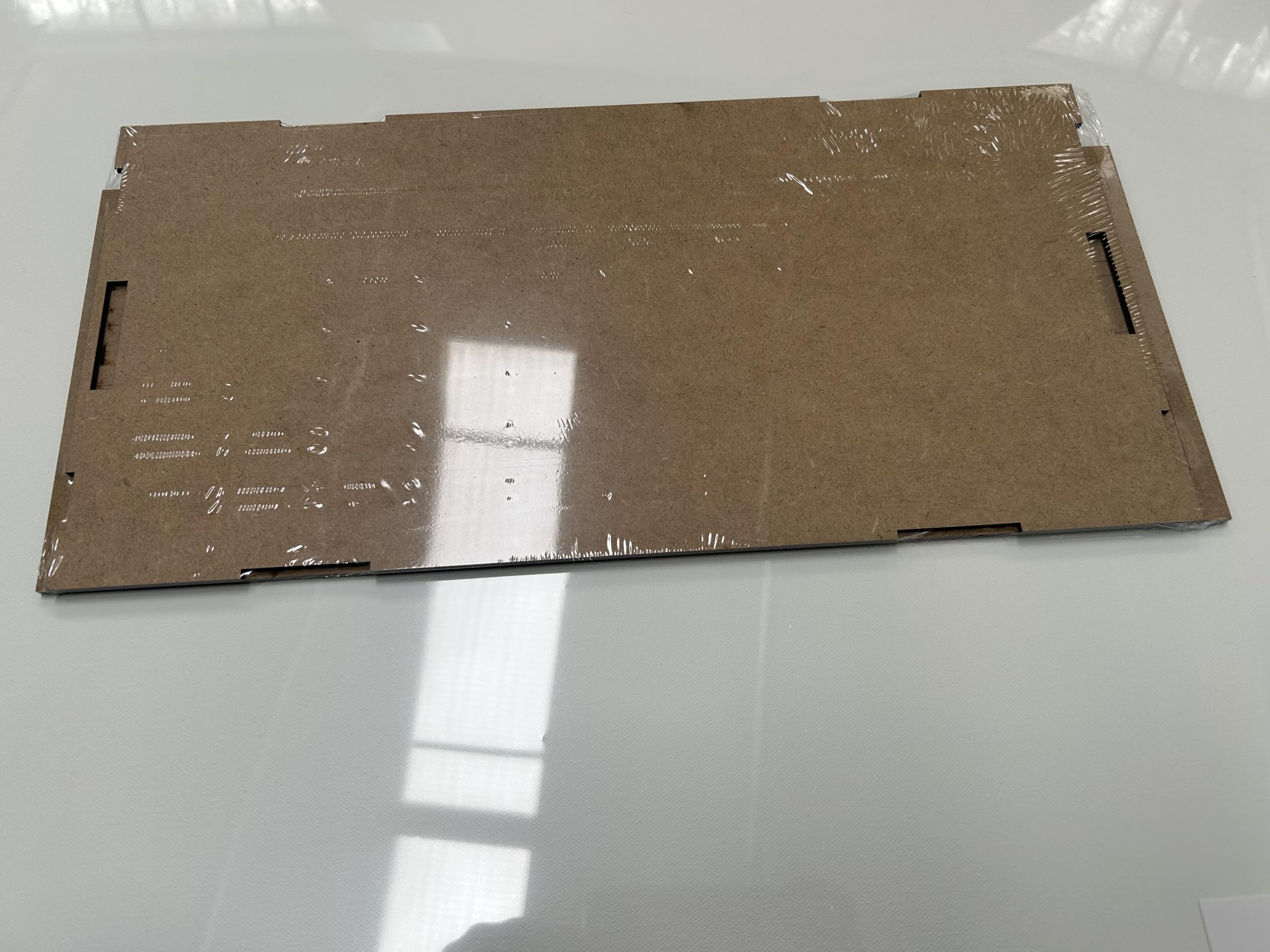 Occre Ref: 19134 Pratico Supporto da Lavoro, per modellini in Scala di Navi, Treno o Tram. Adattabile a Tutti i Tipi di scafi in Lunghezza e Larghezza. Dimensioni 462x245x130mm