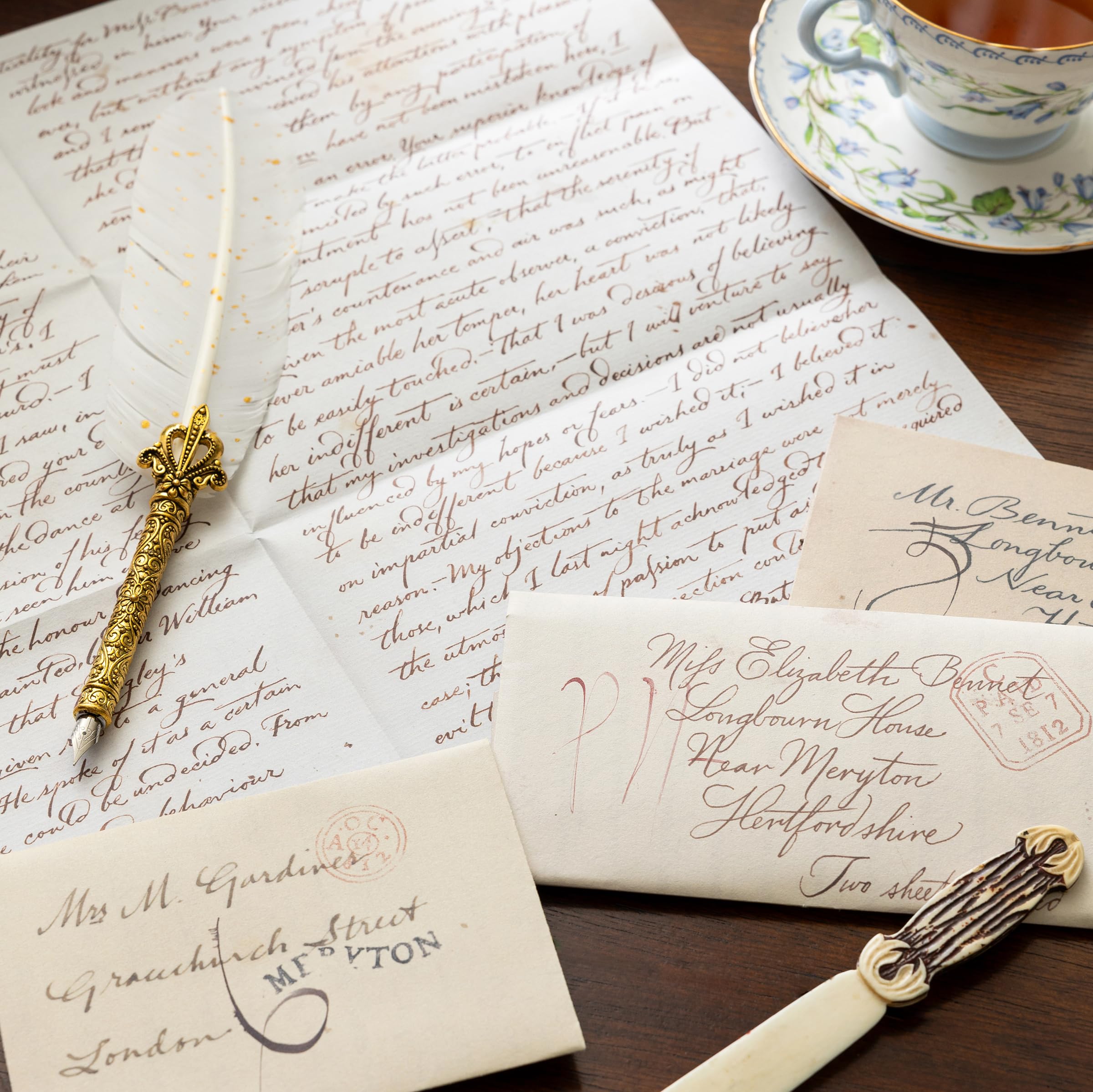 Pride and Prejudice (Collector’s edition): The Complete Novel, Featuring the Characters’ Letters and Papers, Written and Folded by Hand