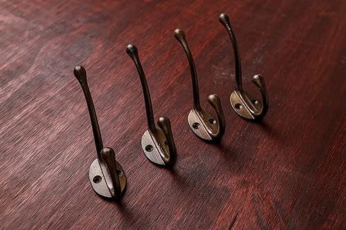 Miniatura 8 de CRAFTSMAN ROAD Ganchos de pared vintage de hierro fundido (acabado de latón antiguo, juego de 4)  Ganchos rústicos para abrigos de granja  Abrigos,