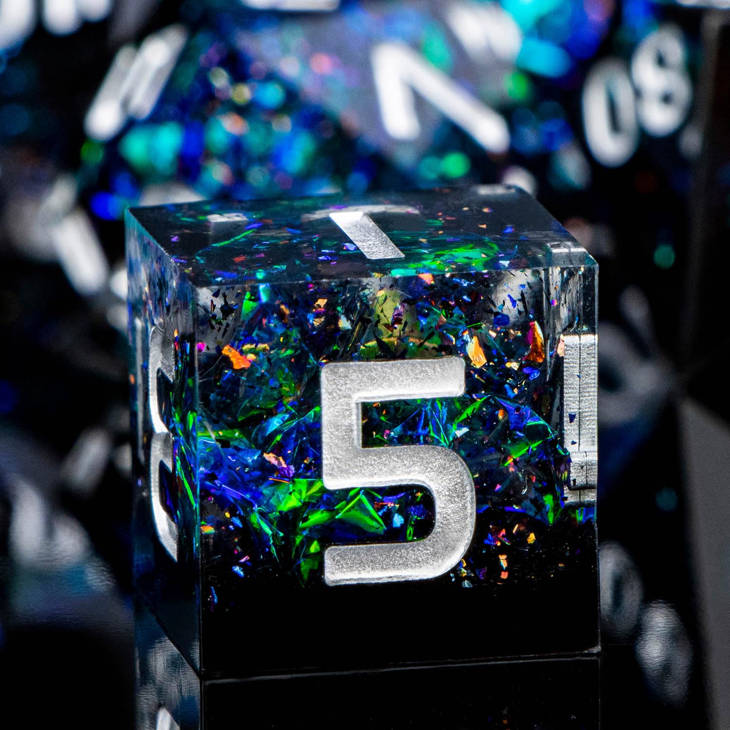 ARUOHHA DND Resin Dice Set with Gift Box, 7 Pcs Sharp Edge Polyhedral Dragons Dice Role Playing Game Lightning Inclusion Dungeons D and D Dice D20 D12 D10 D8 D6 D4