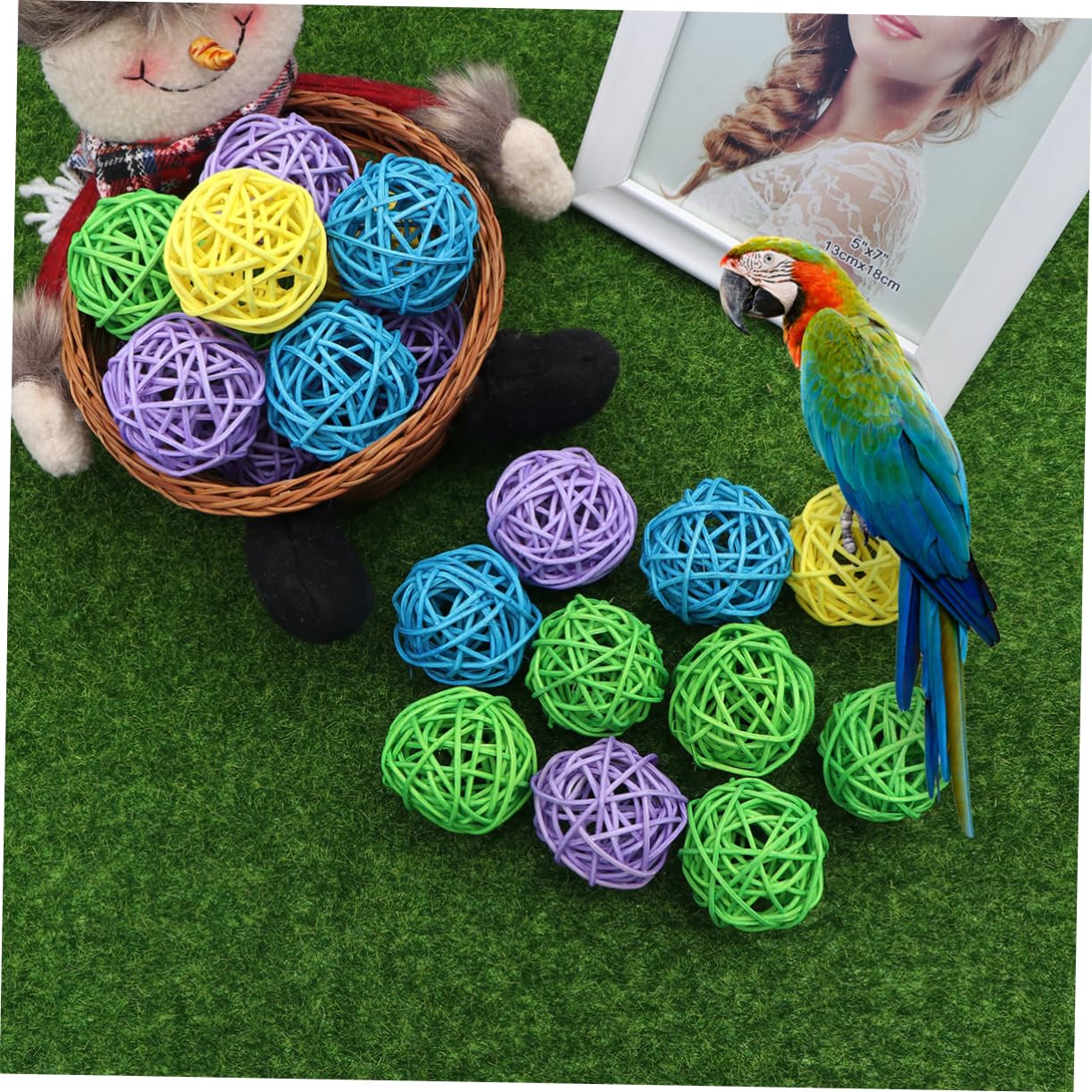 DOITOOL 60pièces Jouets à Mâcher Rotin pour Oiseaux Boules De Rattan Colorées pour Perroquets Et Petits Oiseaux Amusants Et Sains