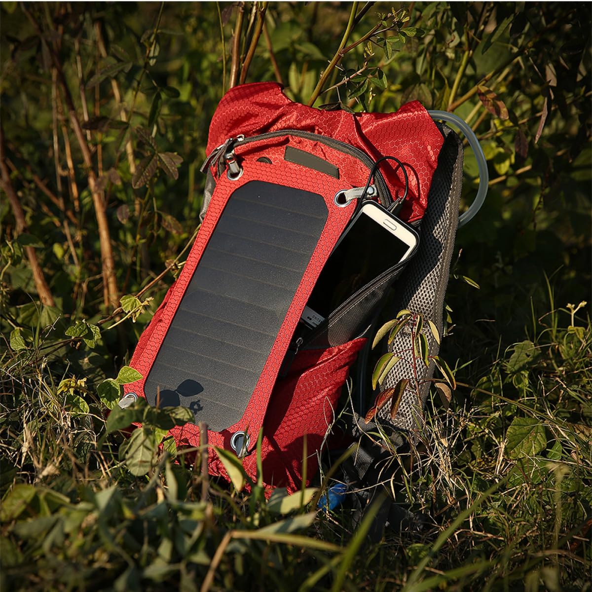 Solar Laderucksack mit USB Ladefunktion, Leichter Nylon Rucksack Rot