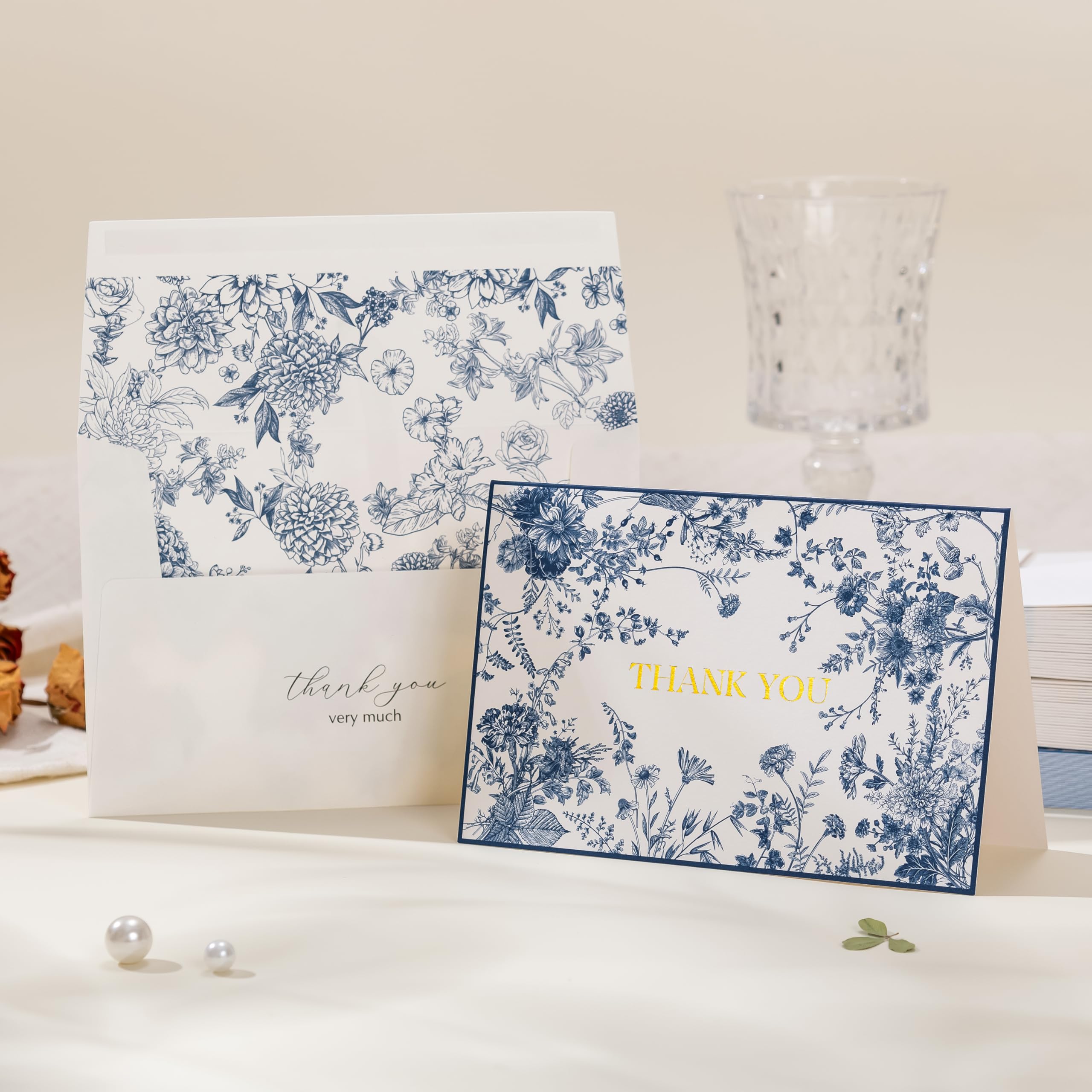 Crisky Lot de 50 cartes de remerciement à motif floral bleu marine avec enveloppes, feuille d'or pour anniversaire, fête prénatale, fête prénuptiale, mariage, remise de diplôme