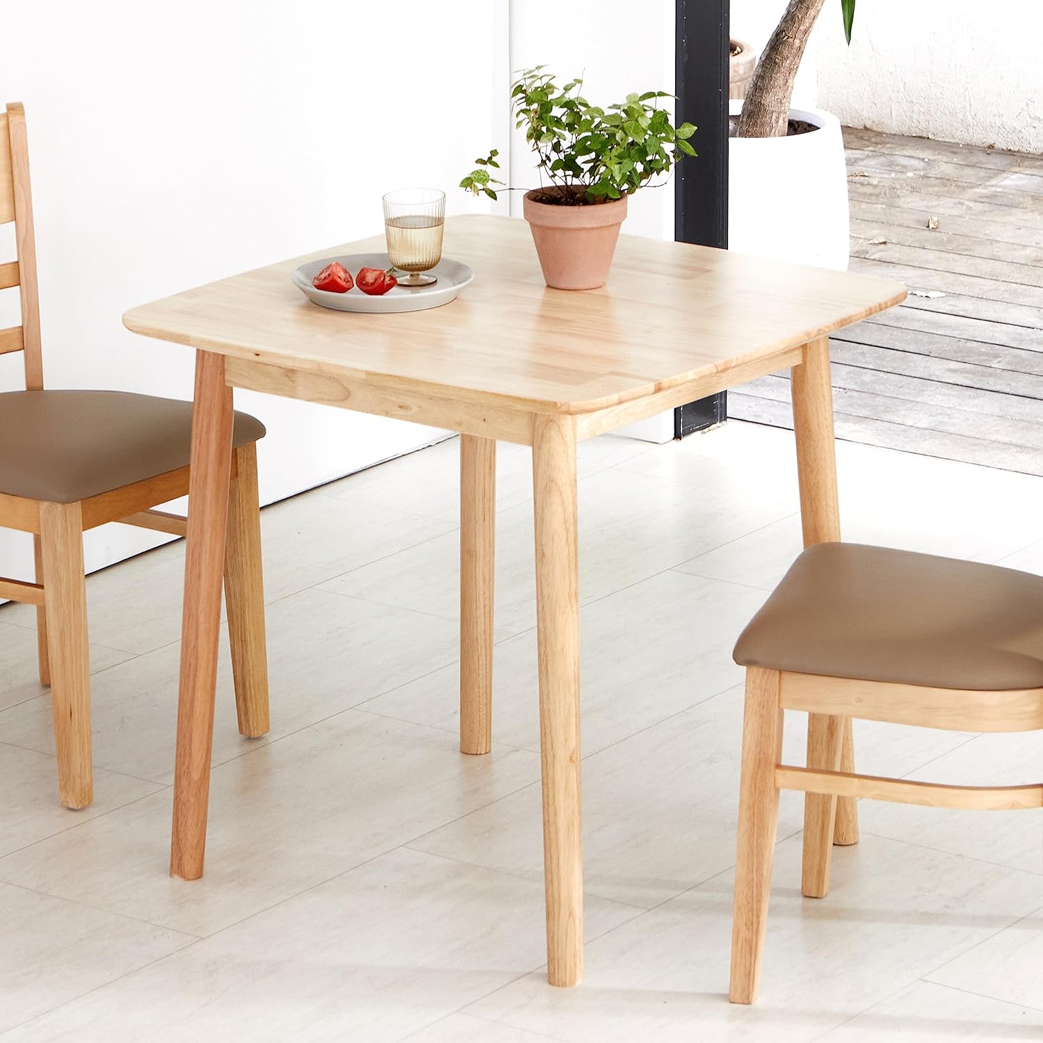 Natural Oak Small Kitchen Table: Stylish & Space-Saving Solutions for Modern Homes