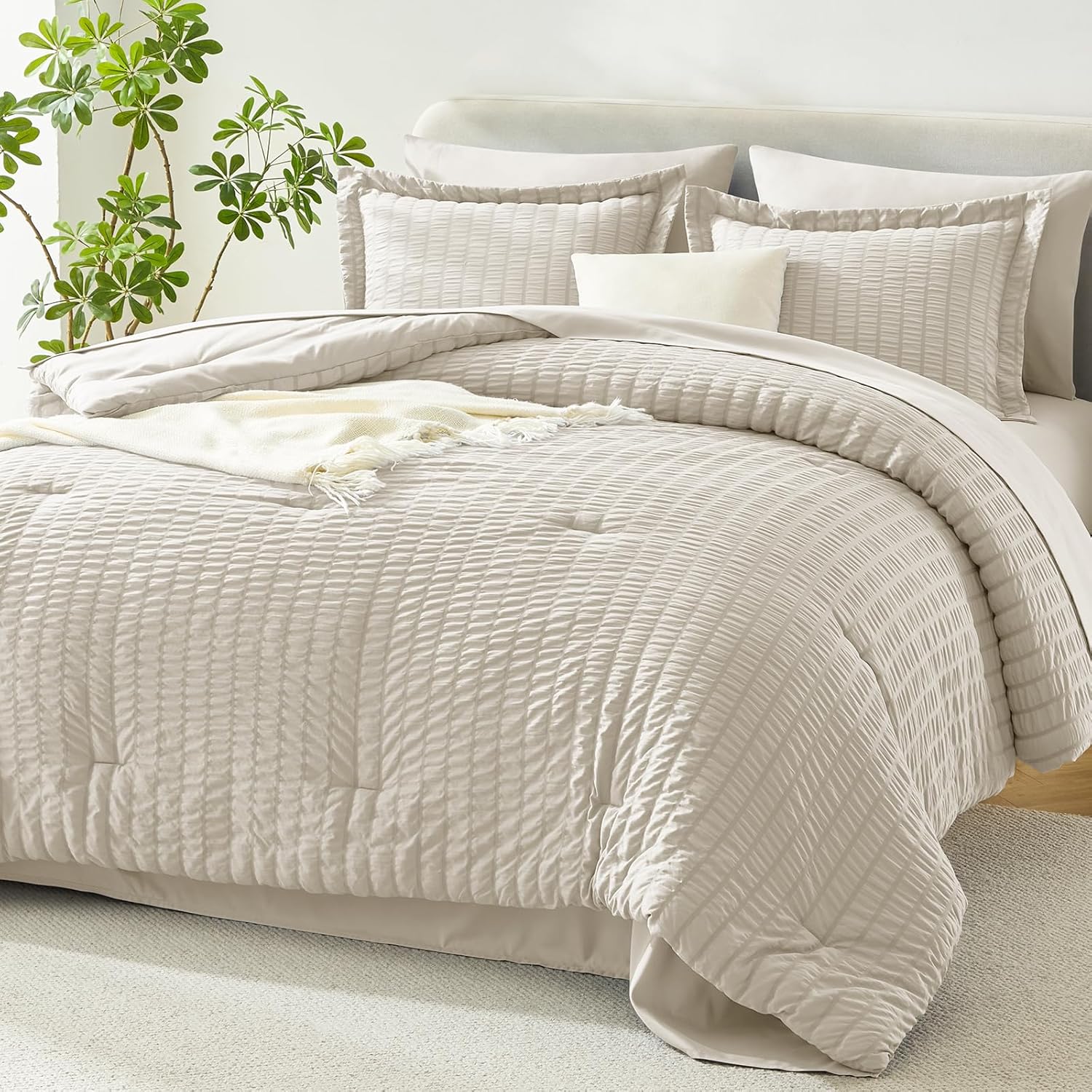 HIMEET Queen Comforter Set - 7 Pieces Seersucker Bed in a Bag Queen Size, Luxury Boho Comforter Set with Sheets for All Season, Bed Set with Comforter, Sheets, Pillowcases & Shams, Beige