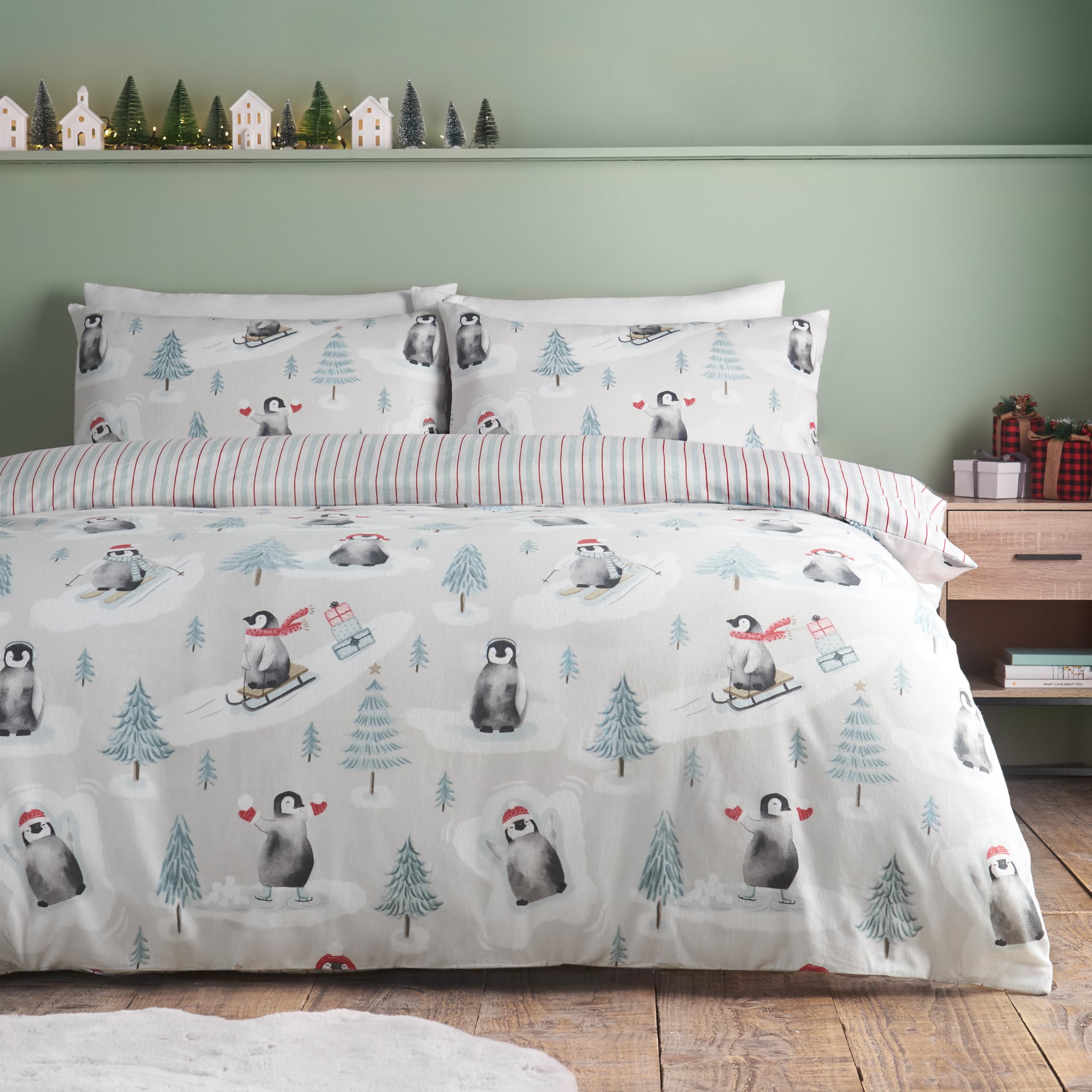 Catherine Lansfield Brushed Christmas Penguins King Duvet Cover Set Green
