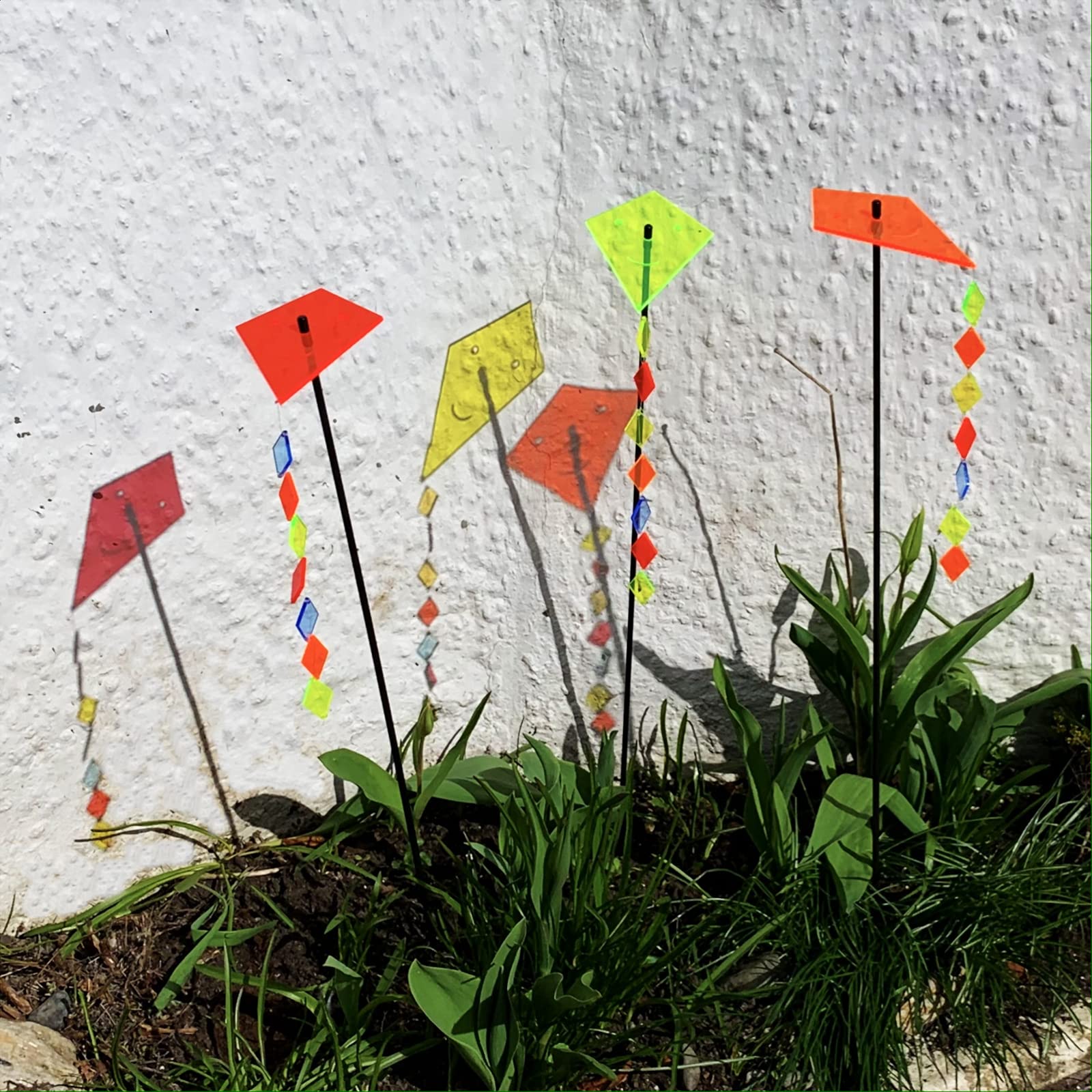 SunCatcher Garden Decor Ornament Flying Kite, Set of 3 Large Garden Stakes, 75cm/29.5'' high Outdoor Yard Accessory, Great Gardeners Gift, Colour:red/orange/green (3) RG