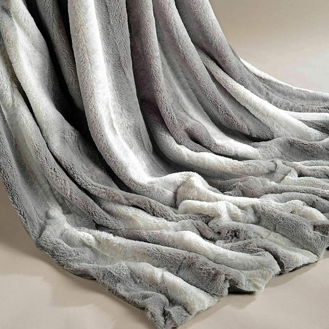 Y-H YORKSHIRE HOMEWARE Rabbit Throws Blankets Faux Fur Sofa Comfy Material Bed Tv Soft & Plush Warm Cozy Gift Blankets (Silver, Double 150 x 200cm)