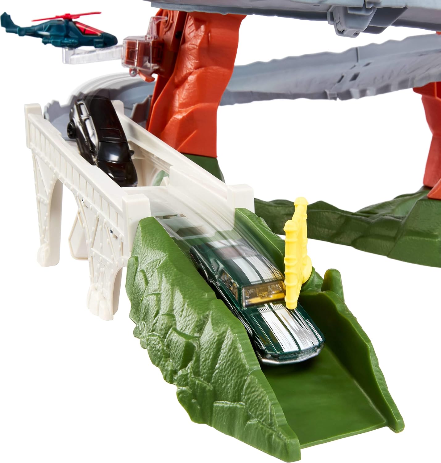 Matchbox The Movie Mountain Helicopter Escape Playset with 2 Cars image 5