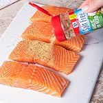 Club House, Quality Natural Herbs & Spices, One Step Seasoning, Garlic & Herb, Salt-Free, Gluten-Free, 142g