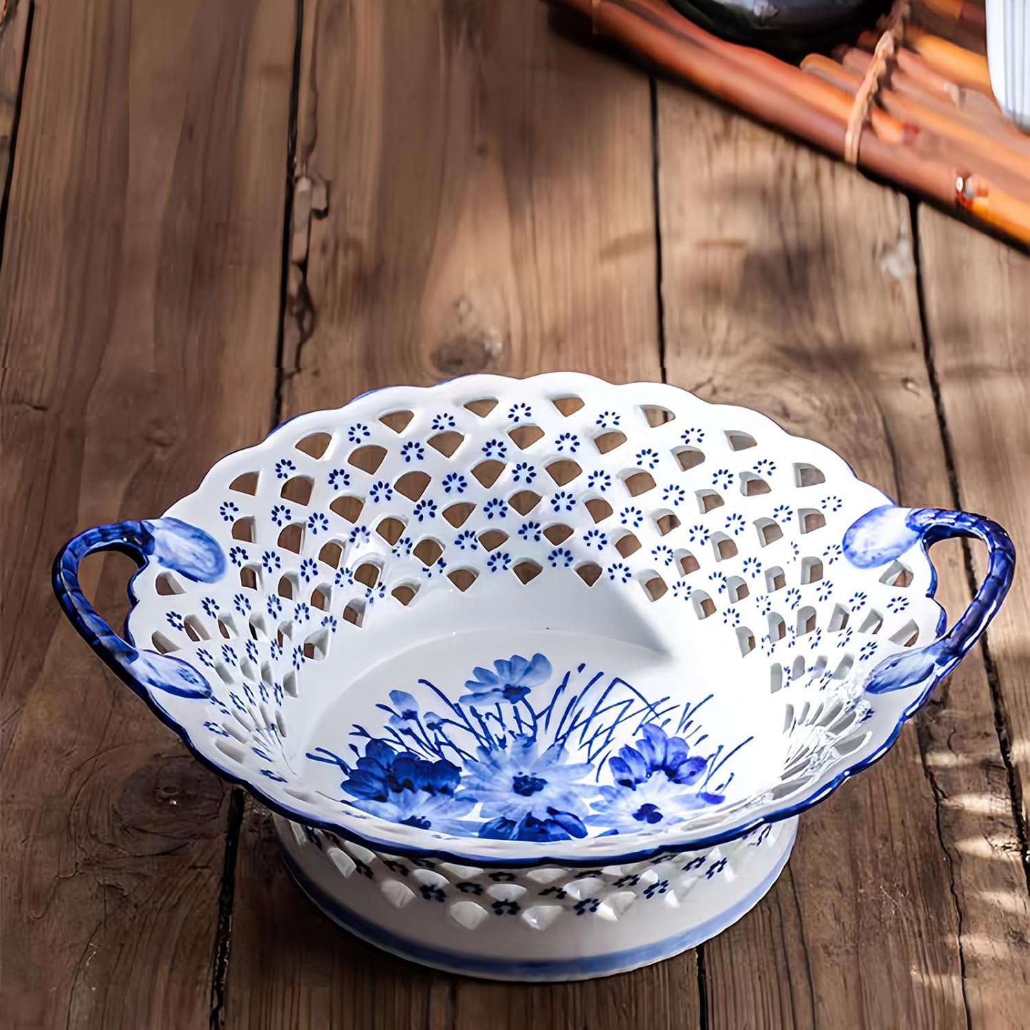 Blue and White Ceramic Fruit Bowl with handle, Porcelain Decoration Bowl, Fruit Serving Plate, Storage Bowl, Decorative for Kitchen Counter, Home Decor