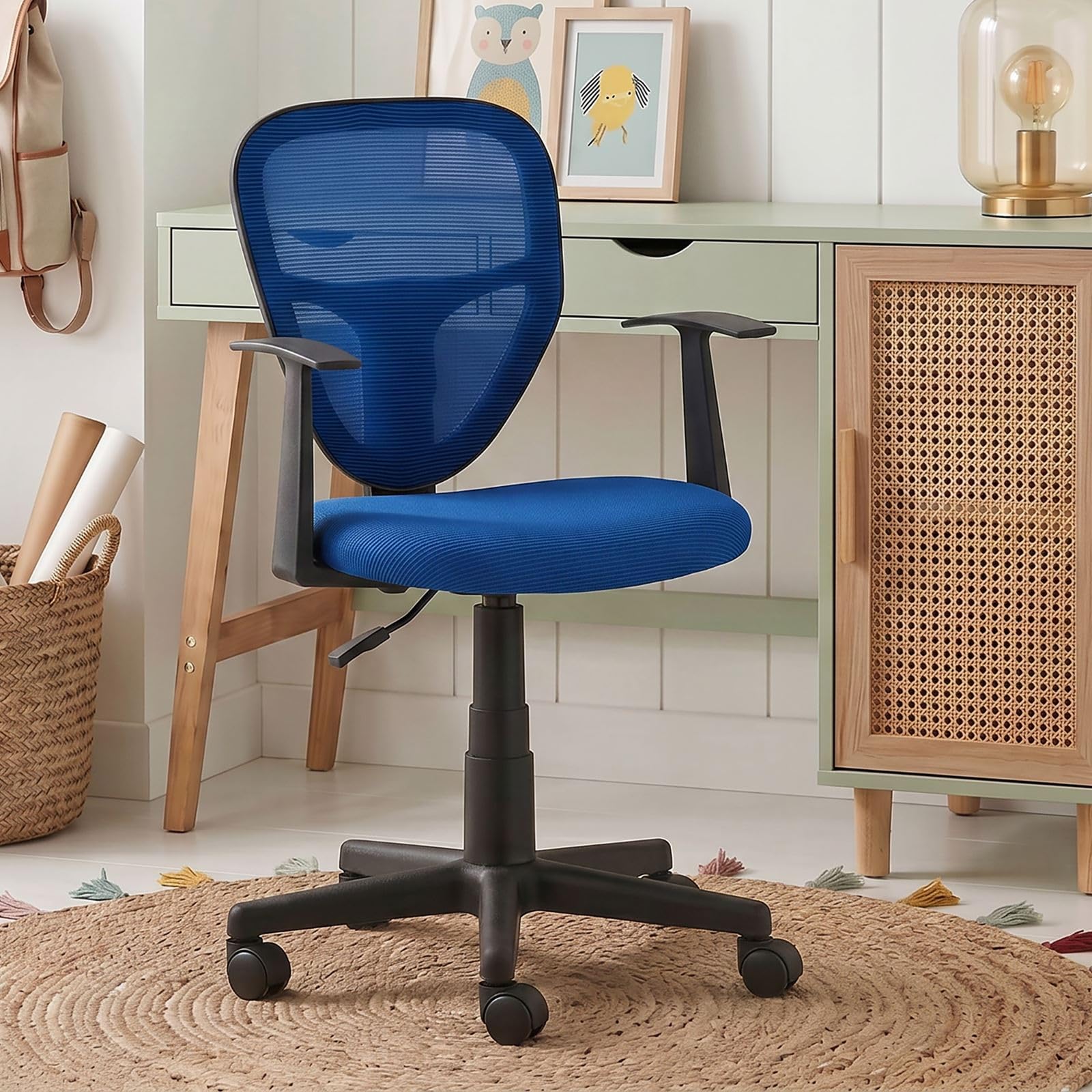 IDIMEX Schreibtischstuhl Kinder Studio-1 höhenverstellbar, Blau - Bürostuhl für Kinderzimmer ergonomisch, drehbar mit Armlehnen, atmungsaktiver Meshbezug [max. Belastbarkeit 100 kg]