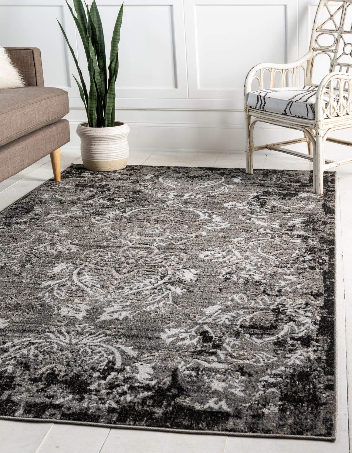 Unique Loom Outdoor Botanical Collection Area Rug - Manchester (5' 1" x 8' Rectangle, Light Gray/ Black)