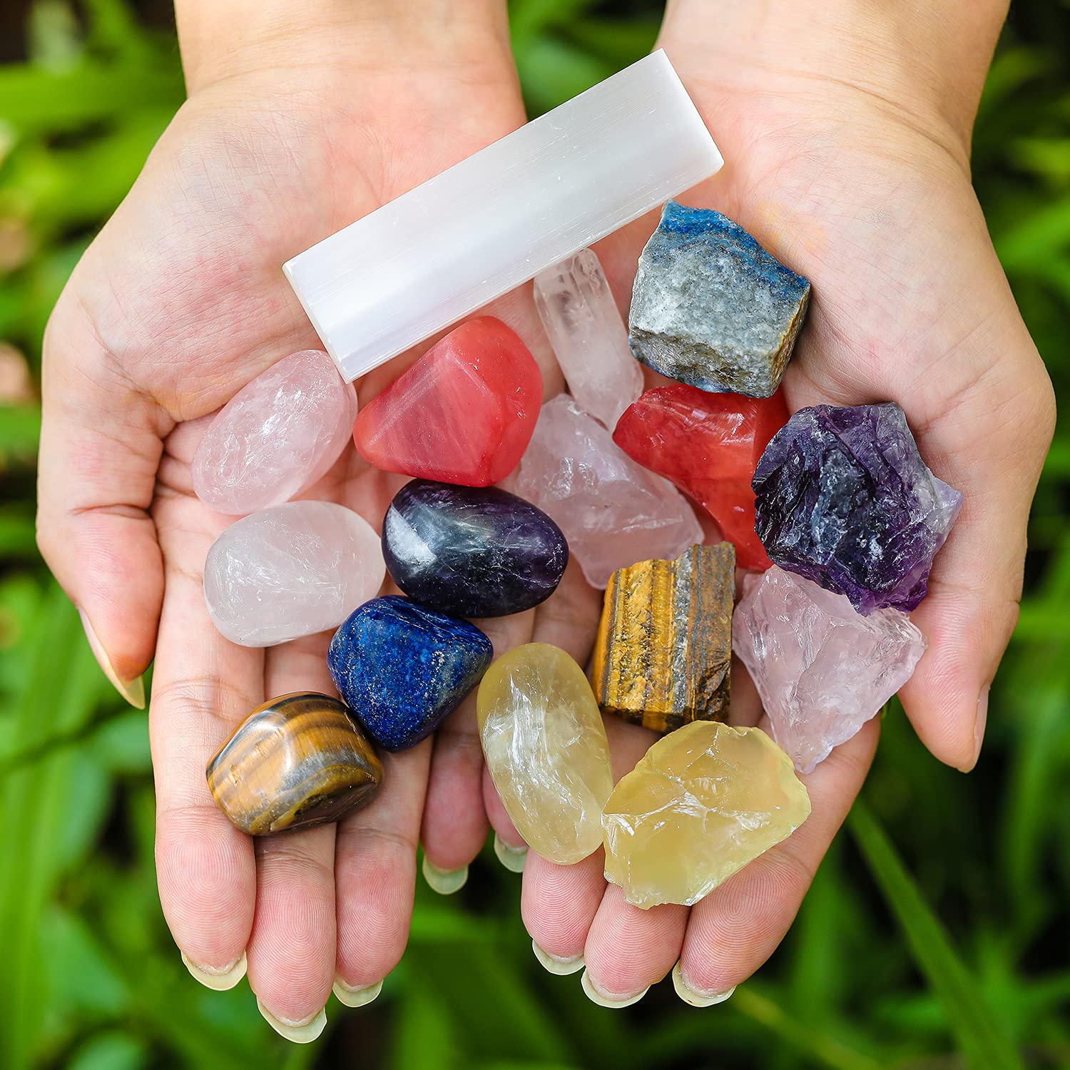 16 PCS Premium Healing Crystal Set: 14 Chakra Stones and Original Stone in Gift Box with Selenite Wand, Clear Quartz Point - Ideal for Yoga, Meditation, and Energy Healing