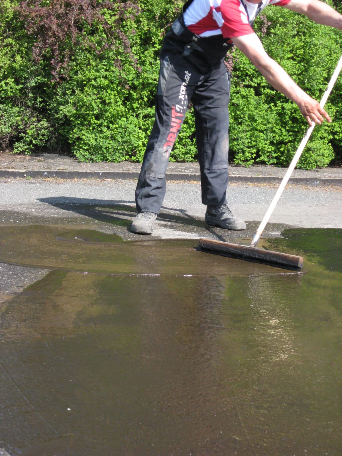 BORNIT Fertigschlämme Asphaltschlämme, 30kg Asphalt Versiegelung
