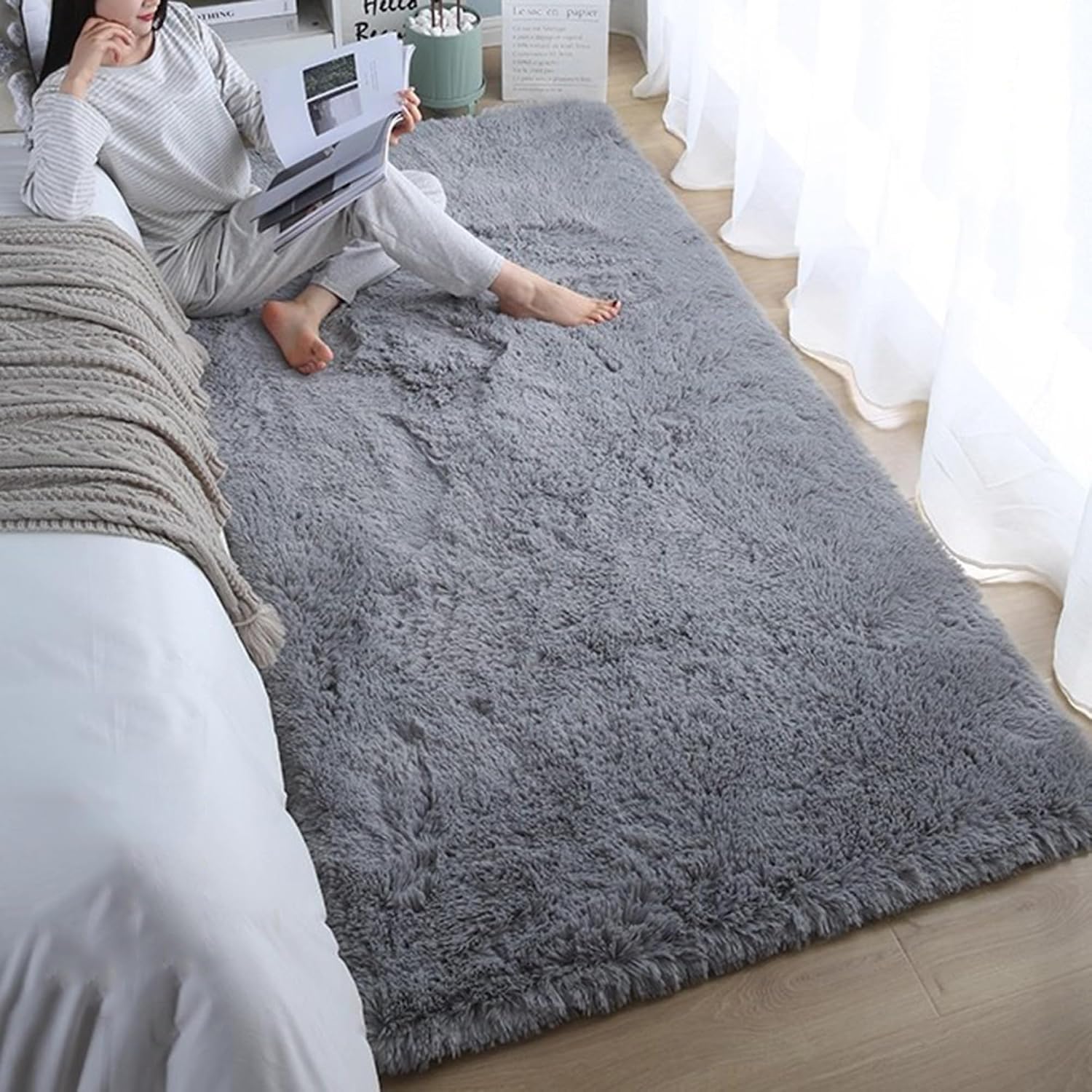 Large Indoor Soft Shag Rugs for Living Room Bedroom with Non-Slip Backing Non Shedding Indoor Carpets for Nursery Baby Room Nursery Rug (200x80 cm, Black)