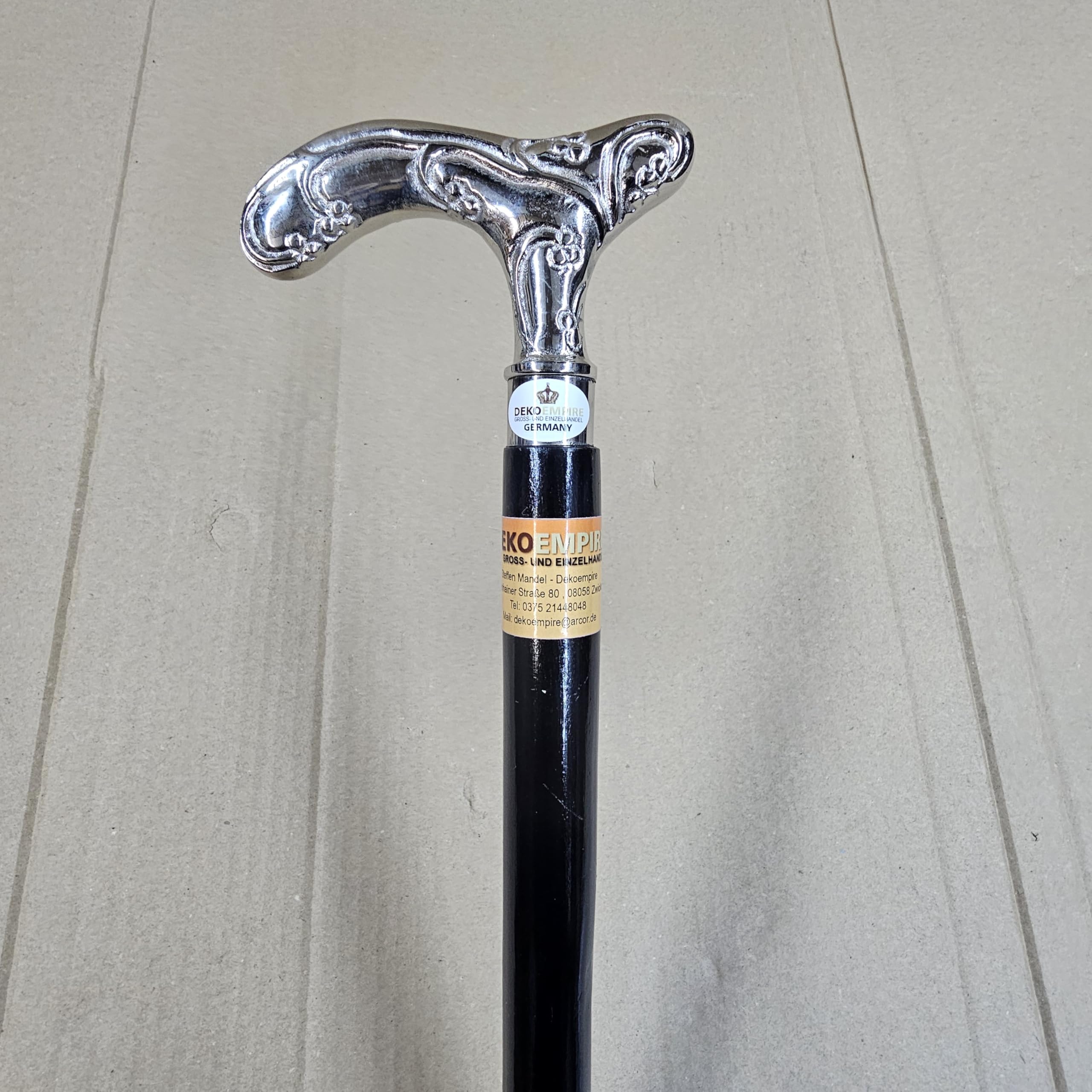 Elegancka drewniana dekoracyjna laska do chodzenia z srebrnym metalowym uchwytem w stylu wiktoriańskim, długość 93 cm i waga 550 g, z wytrzymałą, antypoślizgową gumą