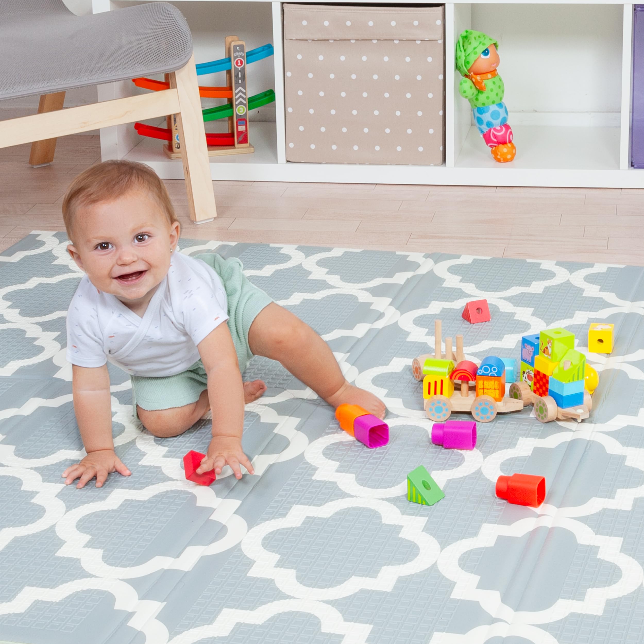 MOLTO | Tappeto gioco reversibile XXL 150x200 cm – Design Gusy Light con stampa per bambini – Tappeto per neonati antiscivolo, pieghevole e imbottito – Da 0 mesi