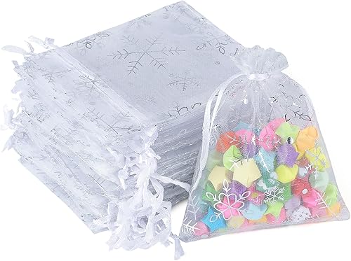 jijAcraft 50 bolsas de organza blanca de Navidad Bolsas pequeñas de copo de nieve de 3 x 4 pulgadas para Navidad, bolsas de recuerdo de Navidad con