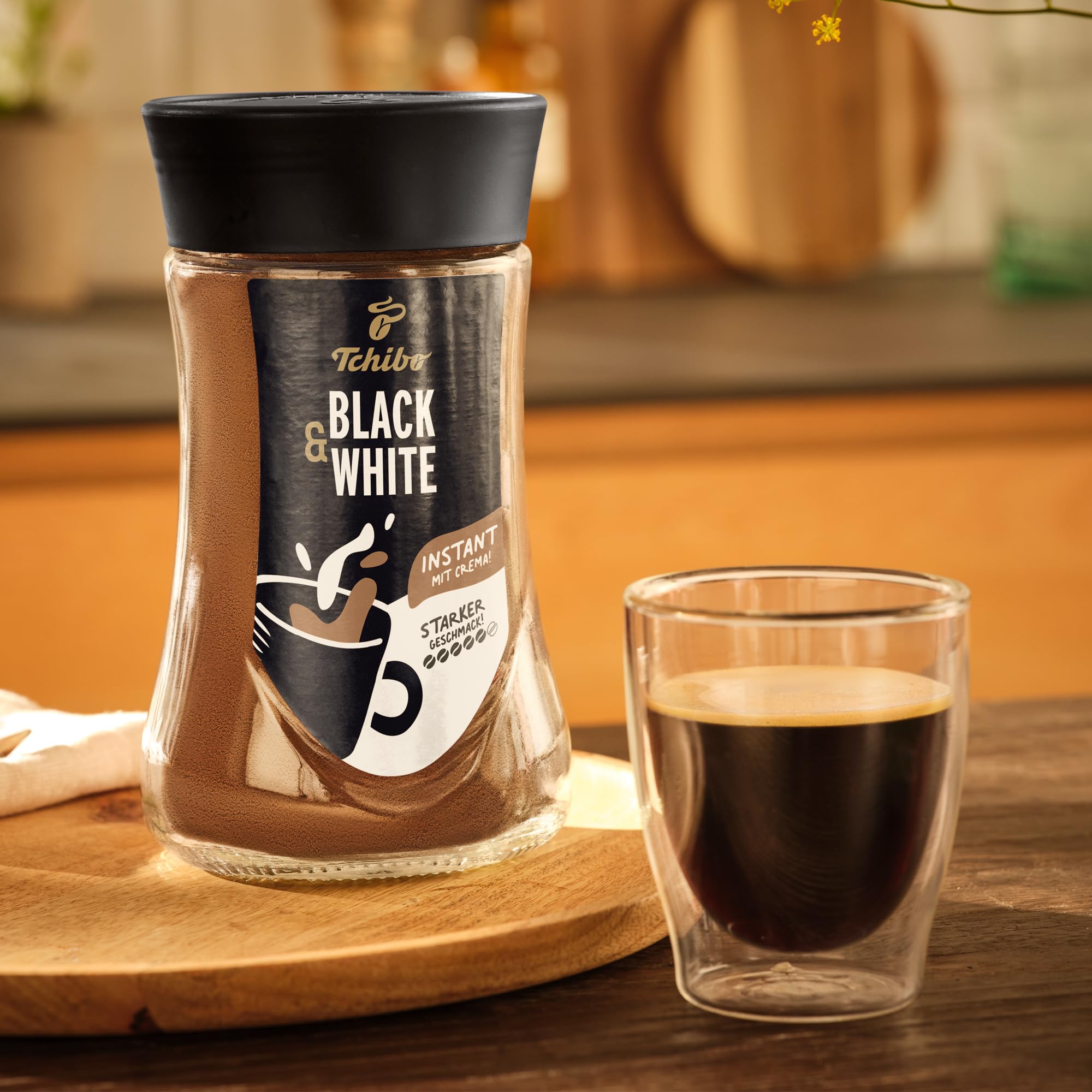 Tchibo Black&White Maksimum pakiet do kawy rozpuszczalnej 1080 g – 6 x 180 g, rozpuszczalna kawa ziarnista, zawierająca kofeinę