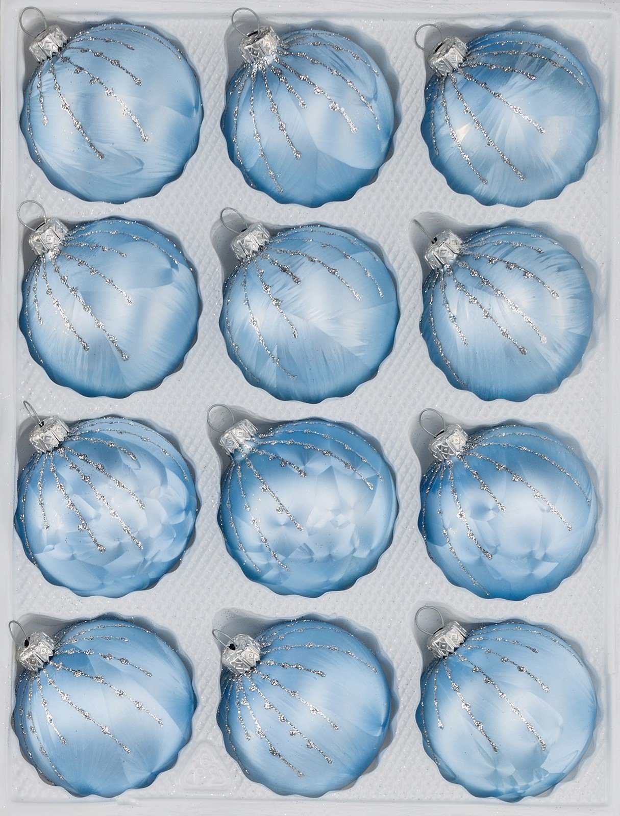Boules de Noël en verre pour raviver la magie des souvenirs d'enfance en famille