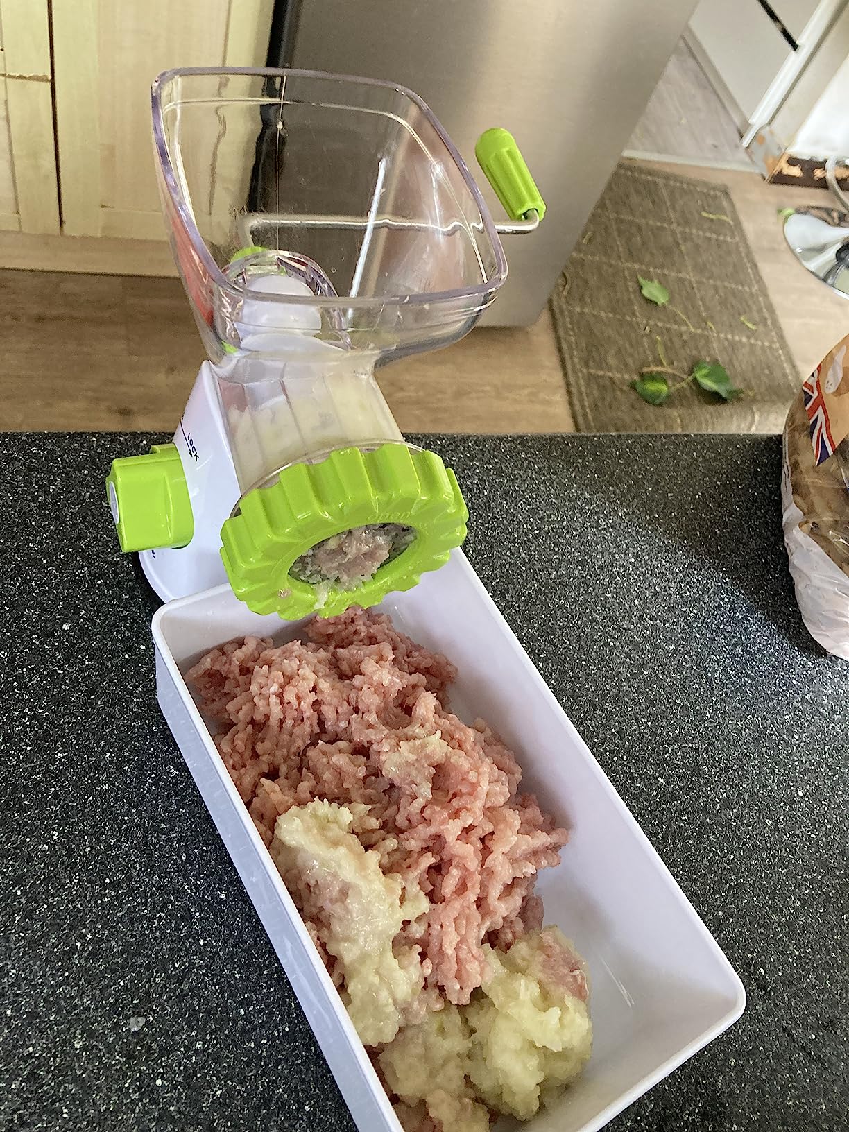 Lakeland Manual Meat Mincer & Sausage Maker Machine Fine & Coarse