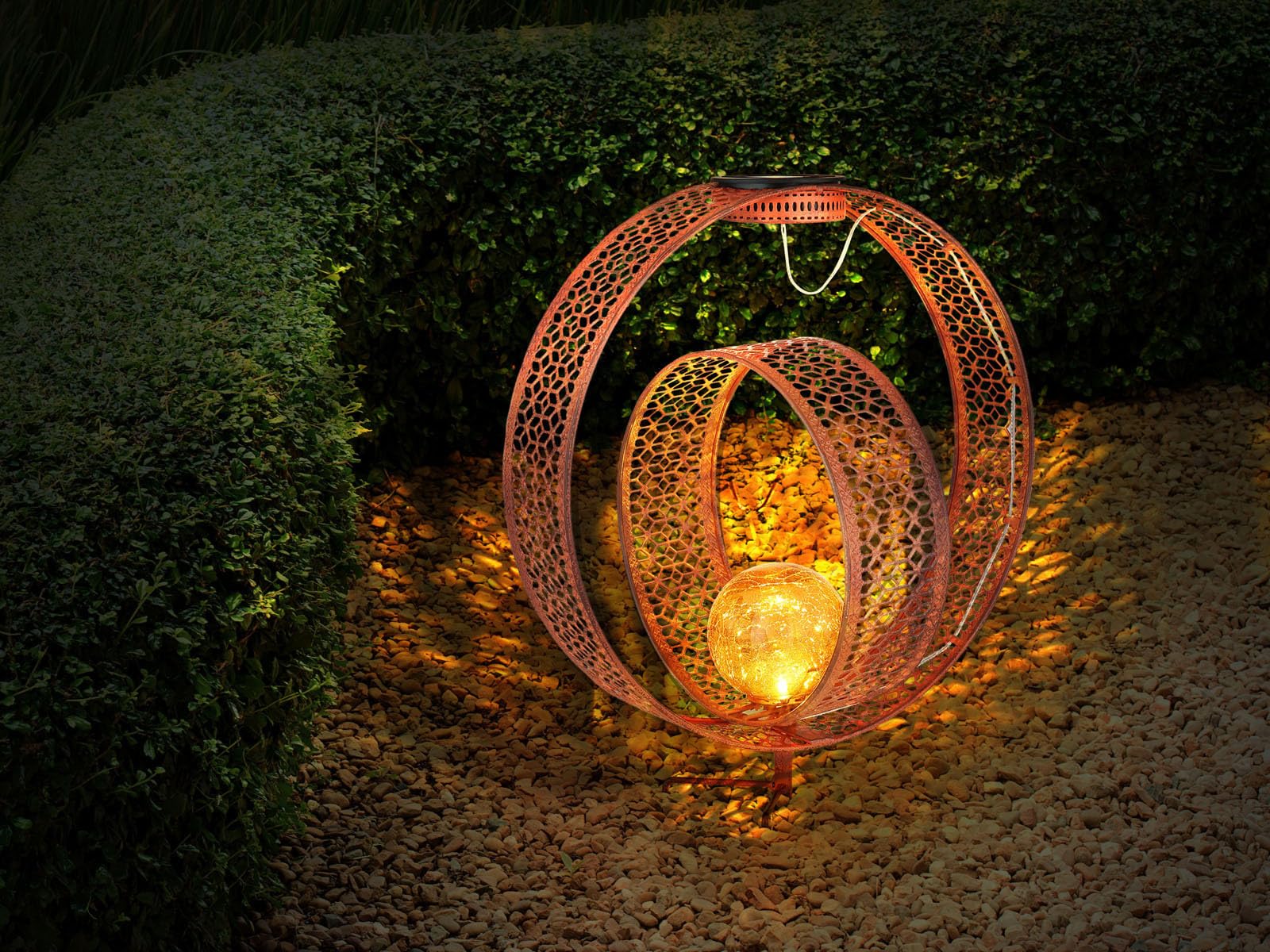 Set di 2 luci solari con punzonature decorative effetto ruggine e sfera di vetro, altezza 42 cm