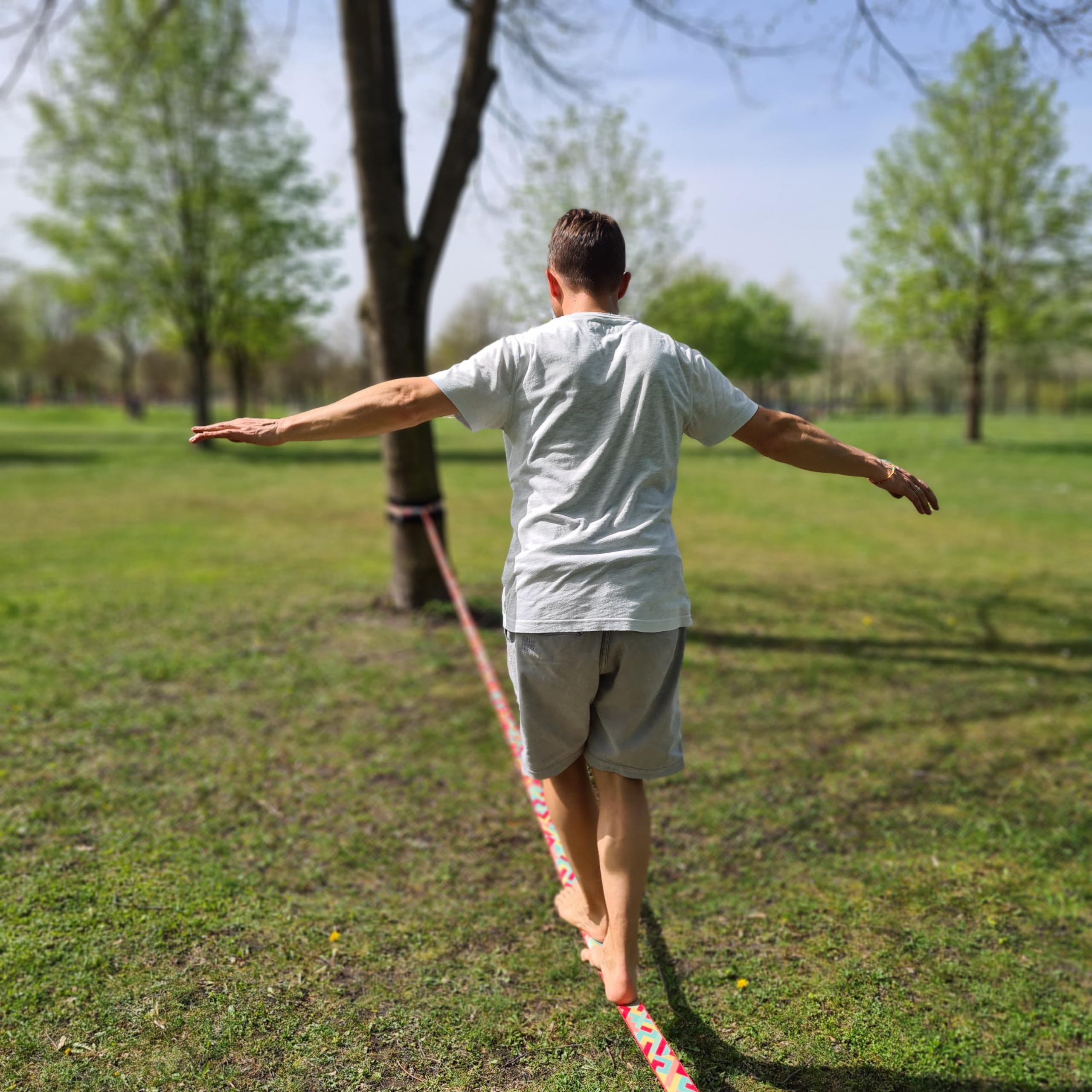 Kit slackline Secoroco - Longueur de 15, 25 ou 35 m et largeur de 5 cm - Motif unique « zig zig » - Sac de transport ou de gym tendance et protection pour arbres et cliquet inclus