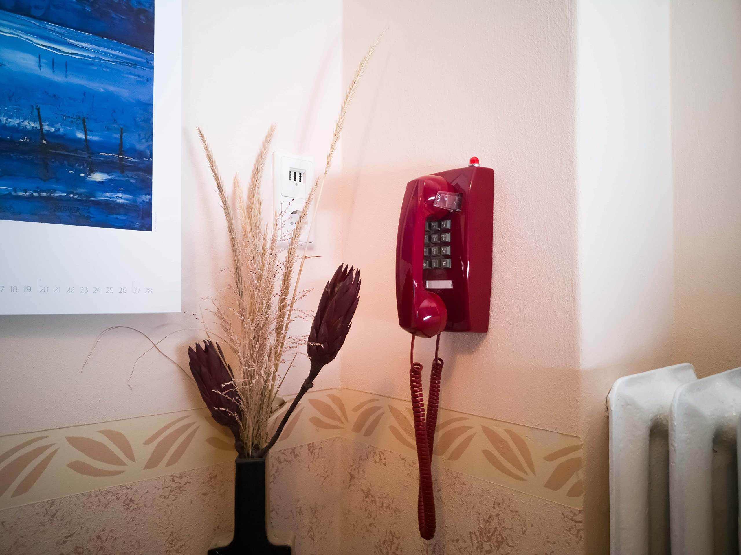 Opis Technology Opis WallFon Cable in rosso: telefono da parete nostalgia cablato per veri amanti del retrò