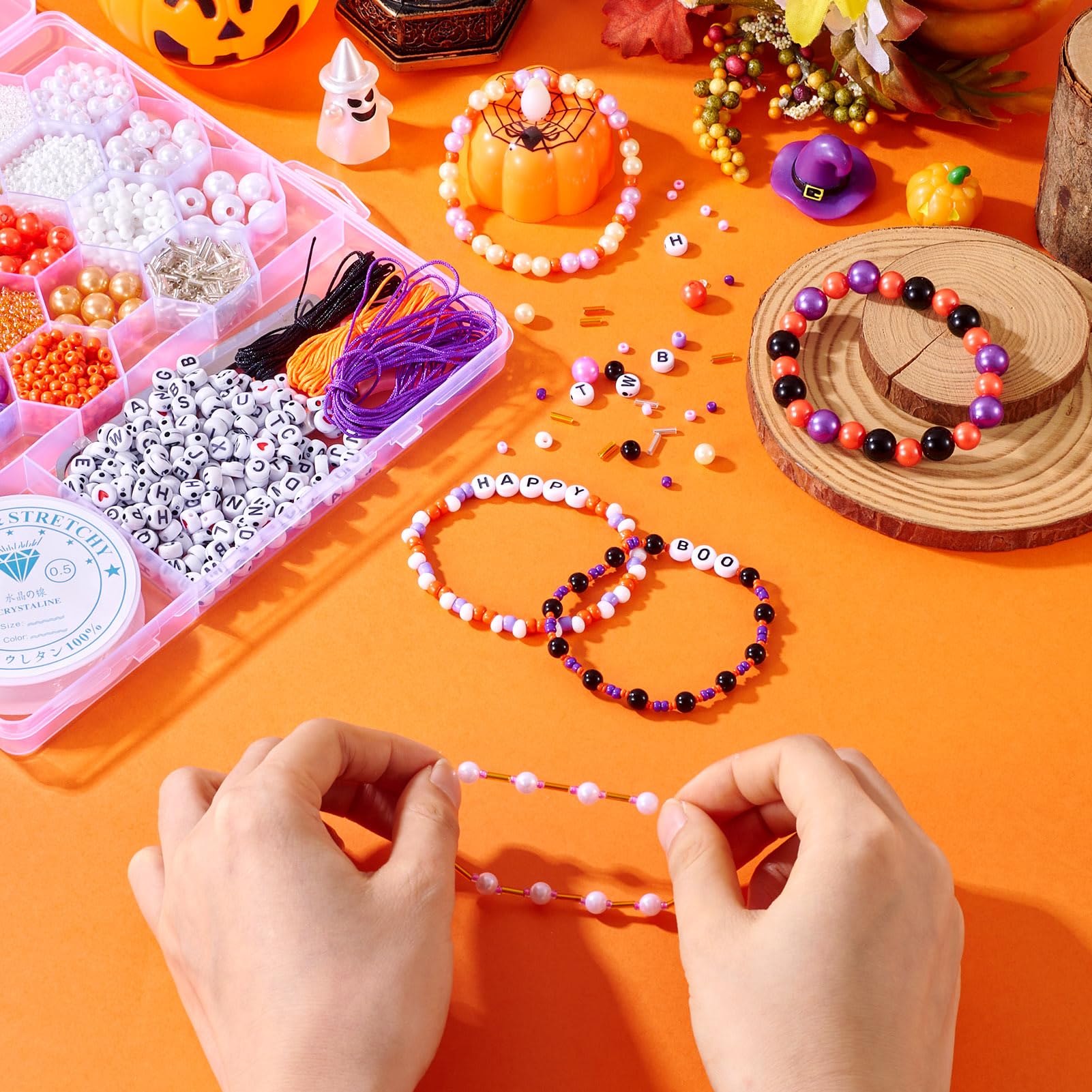 Boutigem Kit de fabricación de joyas de ABS y cuentas acrílicas de Halloween, 24 estilos de cuentas planas redondas de tubo de arroz con pinzas de tijera, cordón de cristal, decoración de Halloween