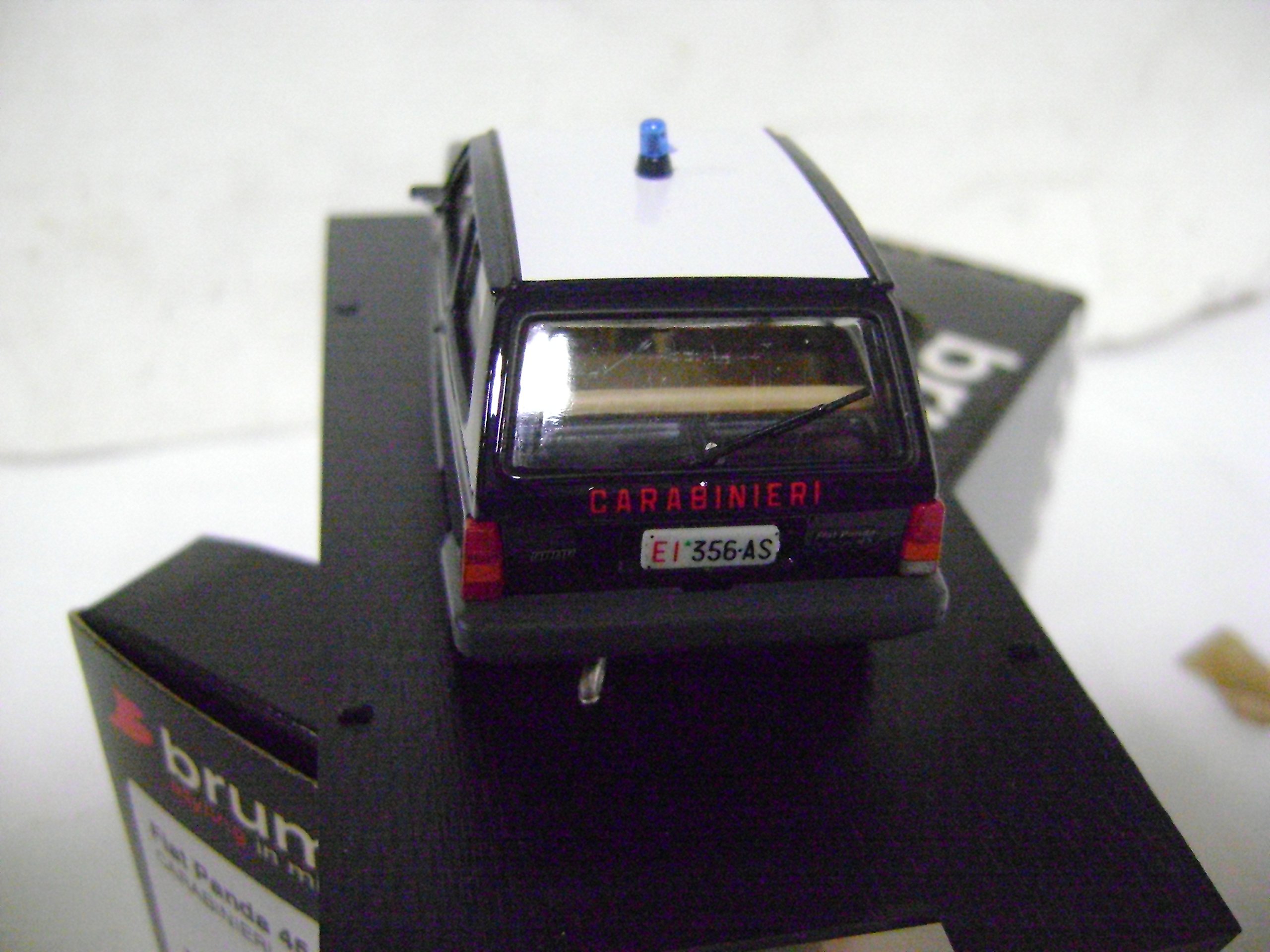 Fiat Panda 45 (1980) Carabinieri 1:43 2006 R394 : Amazon.it