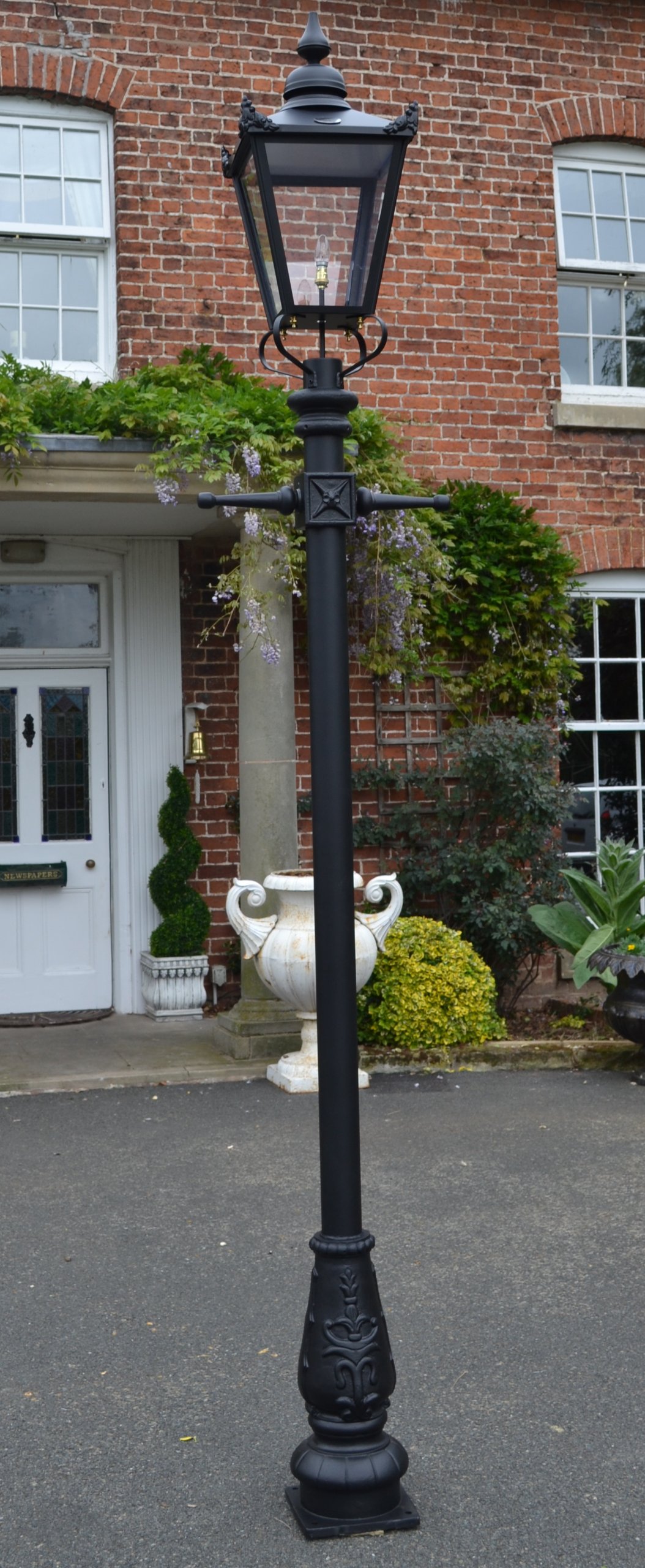 Traditional Victorian Cast Iron Lamp Post 2.3m - 10 Year Guarantee/Free '8 year life' Bulb & Dusk til Dawn Sensor/Featured on BBC