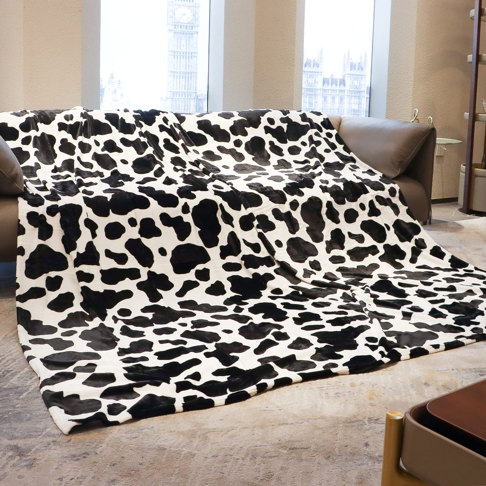 Fleece Bed Blanket Queen/Full Size Black and White Soft Lightweight Plush Fuzzy Blanket 90"x90" for Bed, Couch, Home Decor — image 1