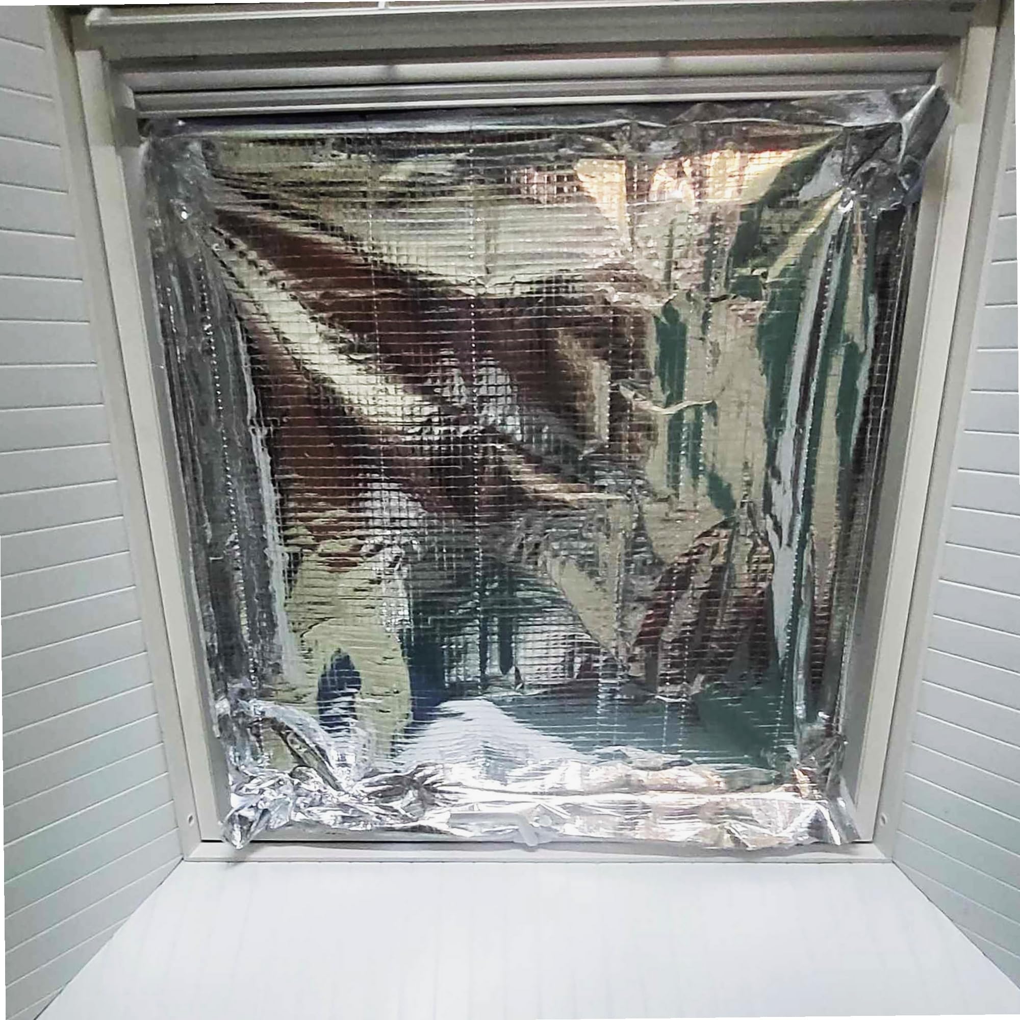 WERKA PRO Isolant 3 Couches Fenêtre de Toit - Isolation Thermique et Phonique - Ø 1,50 x 1,50 m - Épaisseur +/- 5 mm - Fixation Ventouses Adhésives - Anallergique et Non Toxique
