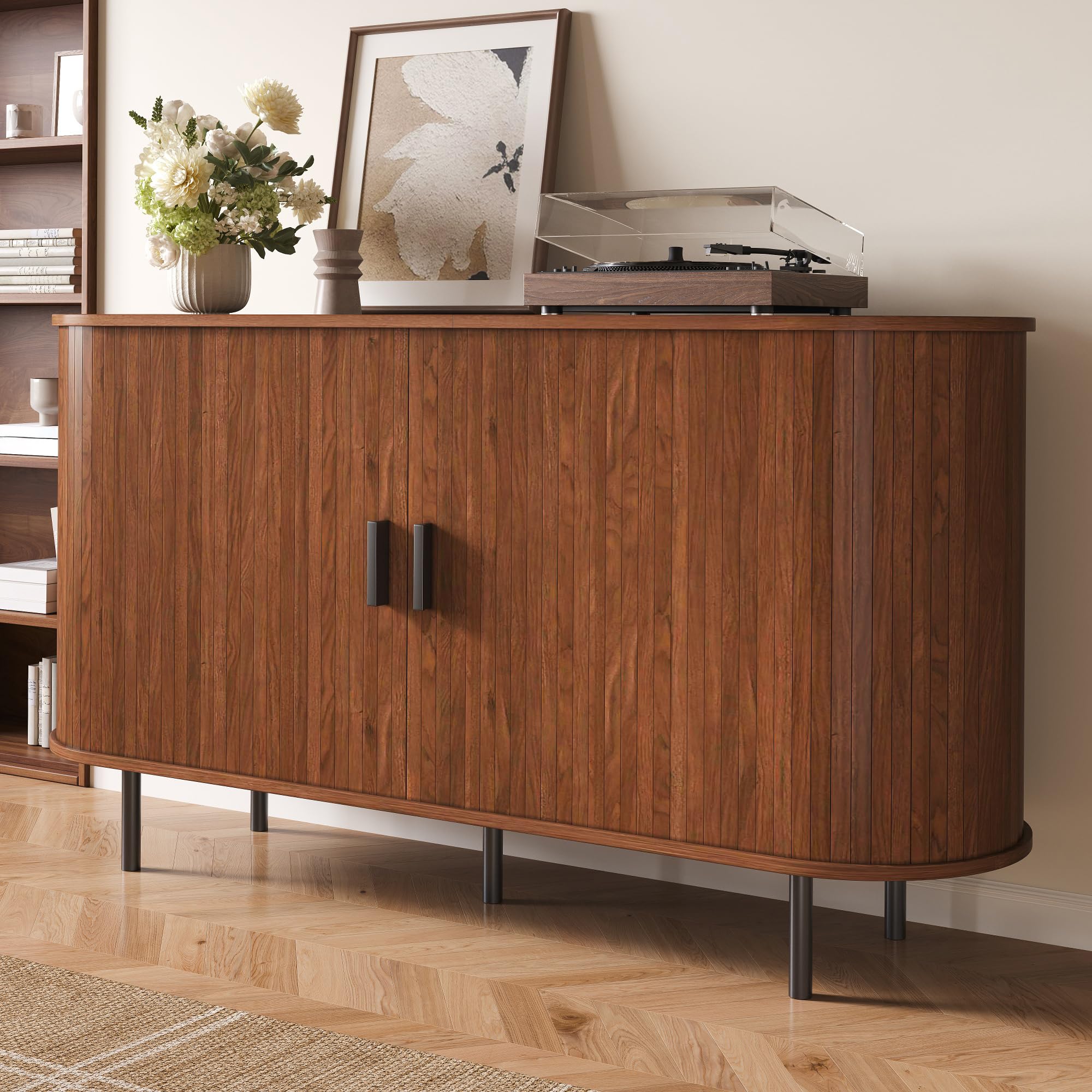 Credenza in legno di noce con 2 ante scorrevoli e scanalature verticali in rilievo, 140 x 40 x 75 cm, mobile porta TV, armadietto portaoggetti per soggiorno e corridoio elegante
