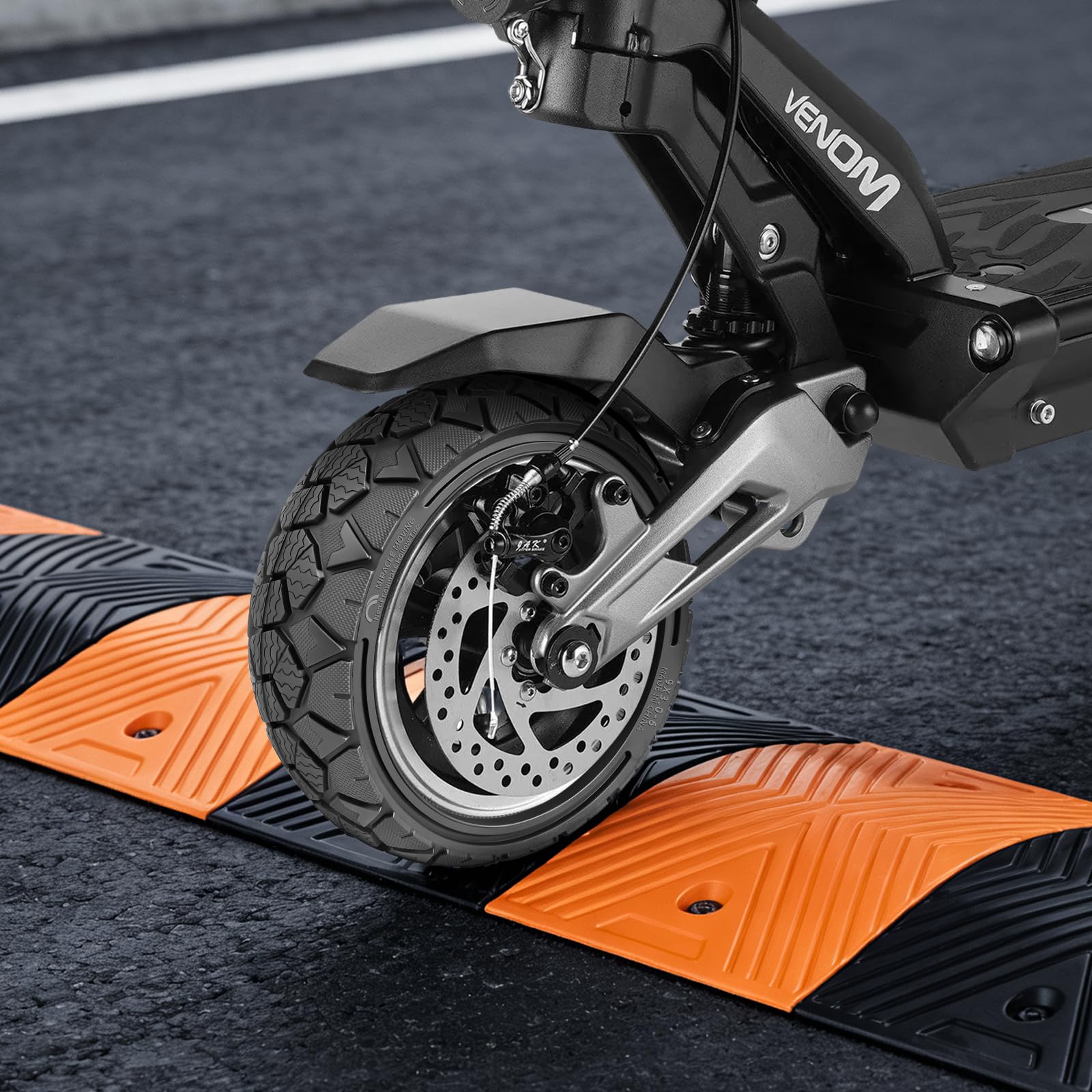 Pneu Plein 9x3,0-6 pour Teverun Blade Mini, Dragon Ninja, Bolzzen Commando 4818, Kintech Venom 9 Trottinette électriques, Antidérapant Tout-Terrain pour Trajets sur Neige (1 Pièce)