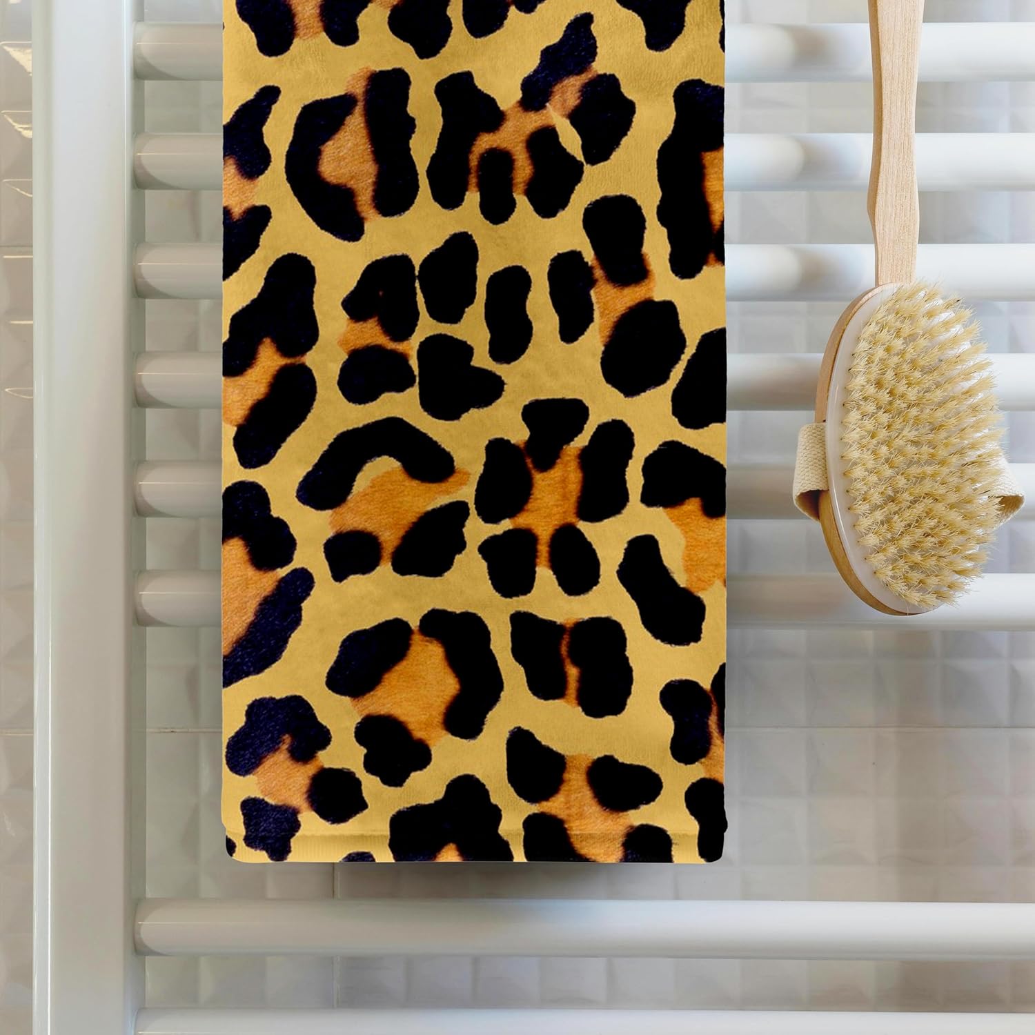 3dRose Gold and Black Chic Leopard Print 22x30 Bath Hand Pool Towel