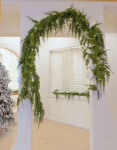 Miniatura 8 de MISSPIN Guirnalda de Navidad de 9 pies con tira de luces, guirnalda de pino de cedro de tacto real, guirnalda verde artificial para mesa, manto,