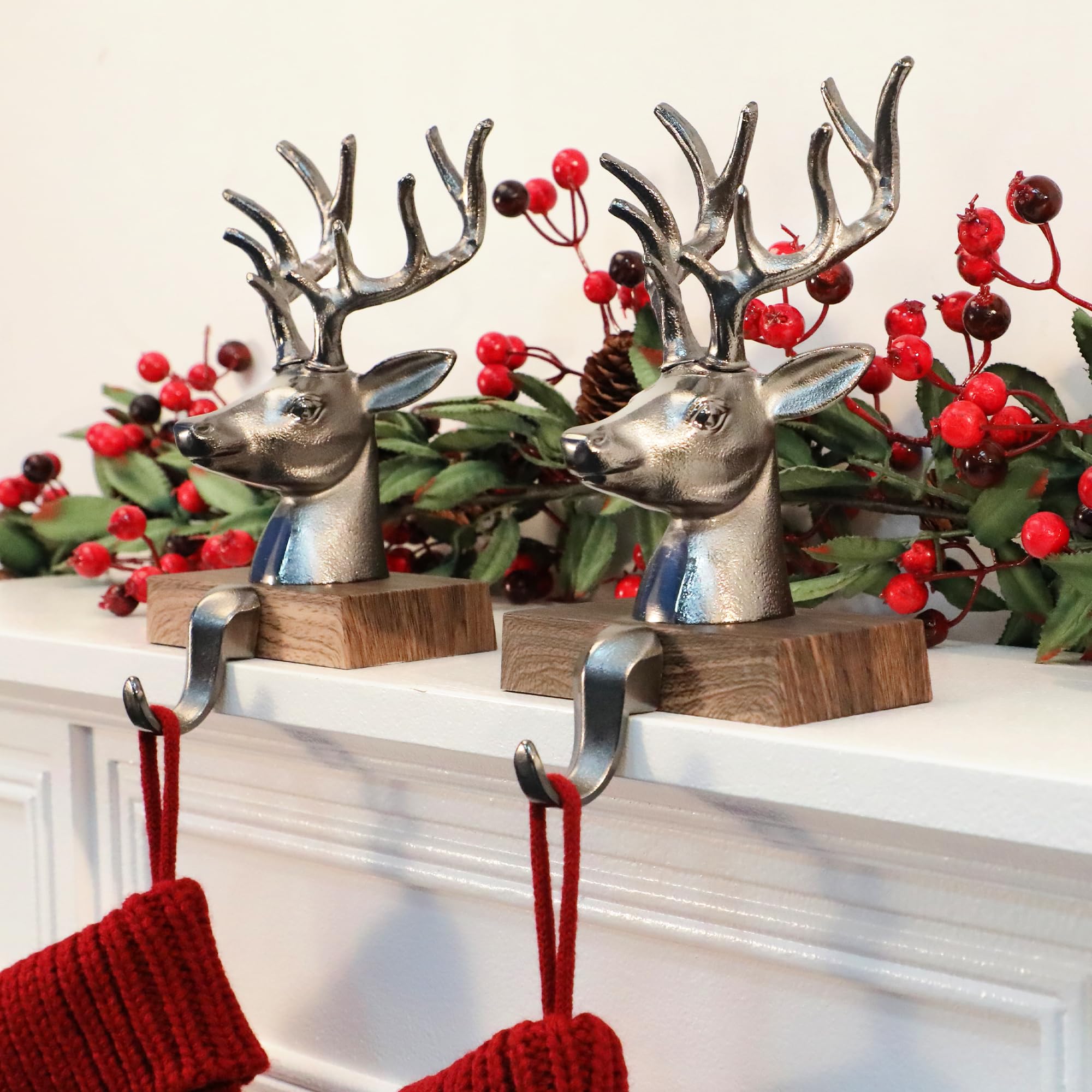 Polyresin reindeer head with triple hanger hooks