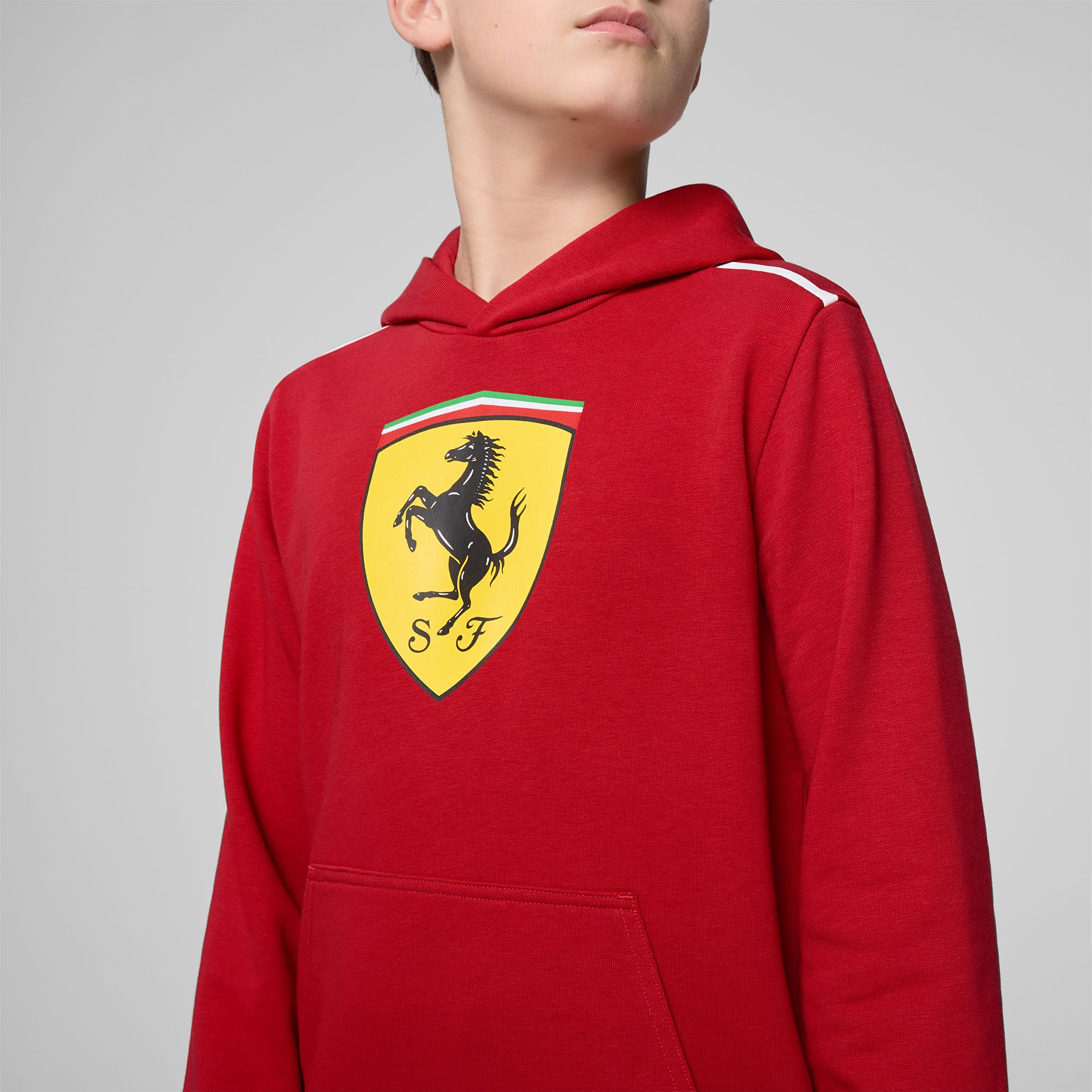 PUMA Scuderia Ferrari F1 Kinder Hoodie | Kinder Kapuzenpulli mit Logo und Kordelzug, Großem Scudetto-Schilddruck auf der Brust
