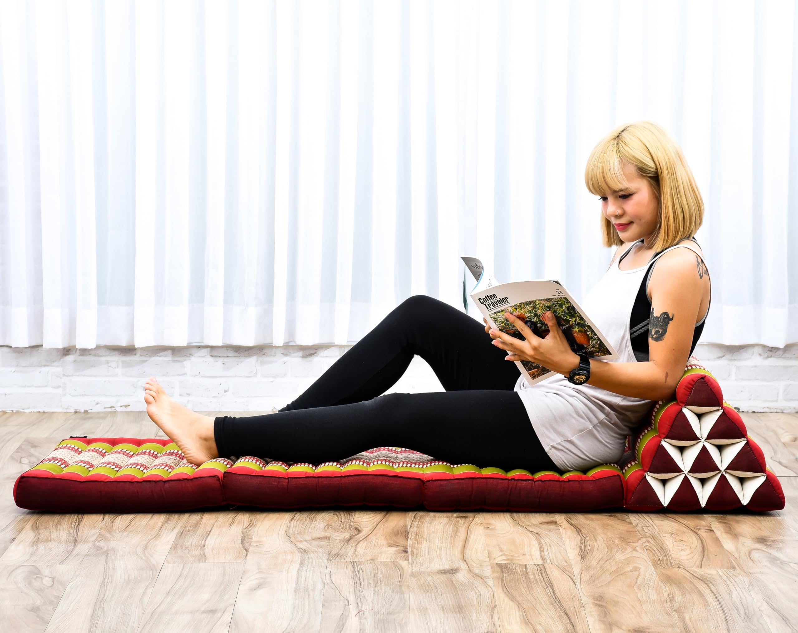 LEEWADEE 3-Fold Mat with Triangle Cushion – Comfortable TV Pillow, Foldable Mattress with Cushion Made of Eco-Friendly Kapok, 170 x 53 cm, green red