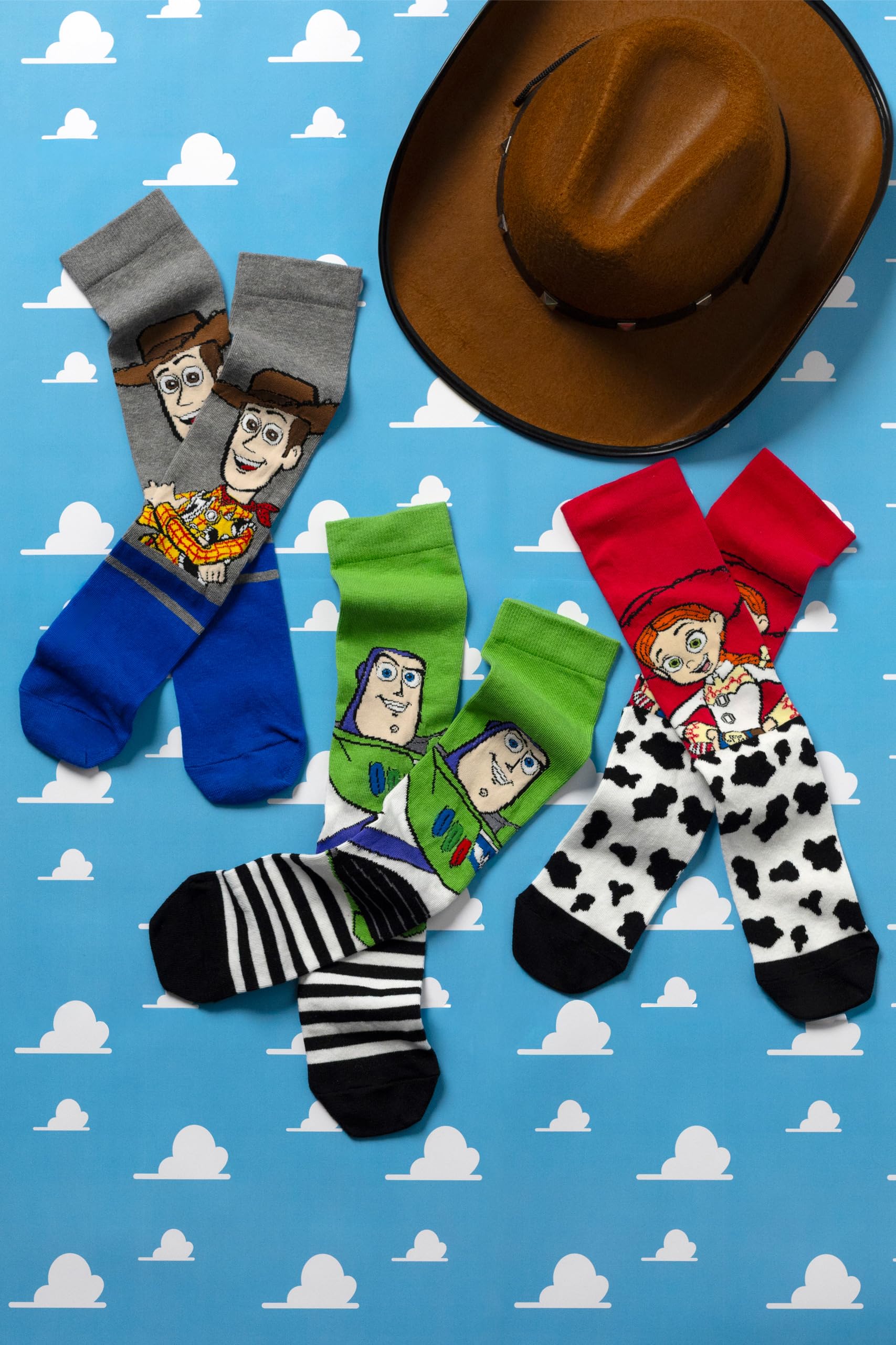 SockShop Męskie damskie skarpety Toy Story – 3 pary wielopak z Woody, Buzz Astral i Jessie, zabawne kolorowe bawełniane obuwie w rozmiarach 36-11 4-8