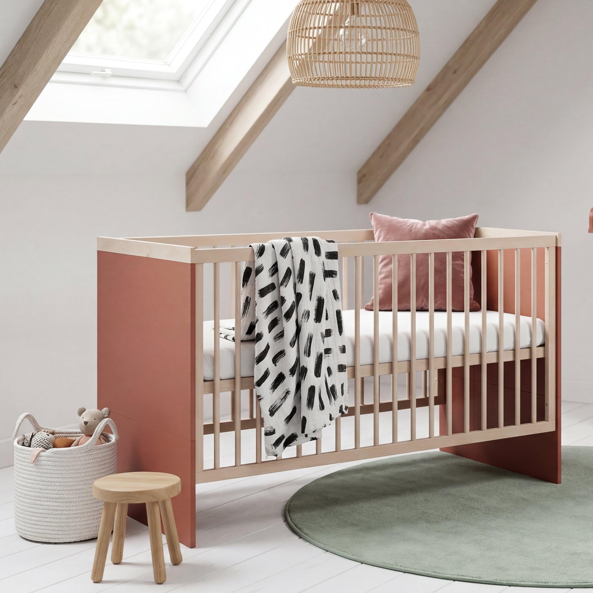 roba Babyzimmer Set „Jimmy“ - 3-teiliges Komplettzimmer mit Kombi-Kinderbett 70 × 140 cm, Wickelkommode & 3-türigem Kleiderschrank - Mauve/Eiche
