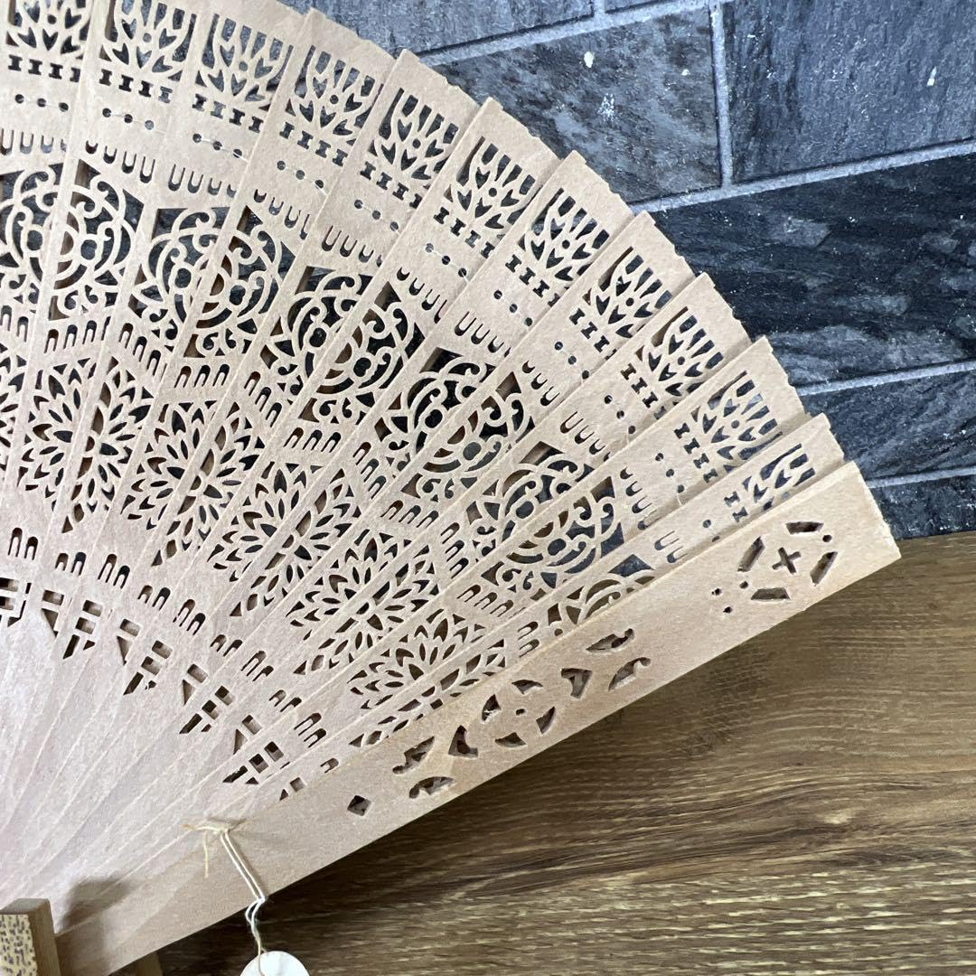 Amazon.co.jp: ㉒ 高級中国蘇州檀香扇 白檀 透かし彫り アンティーク