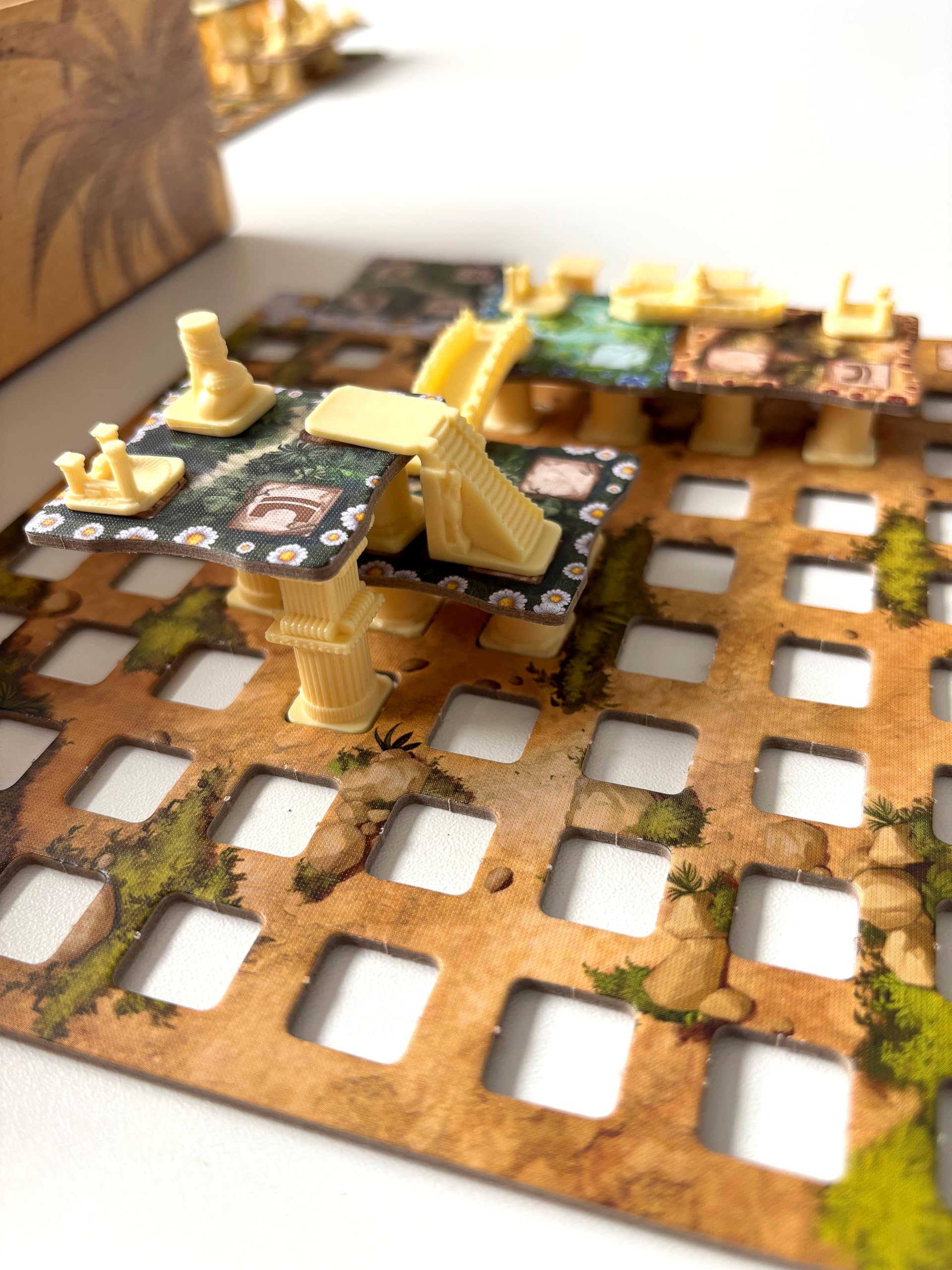 Asmodee - Babylon – Geek Attitude Games – Strategiespiel Geschichte und Architektur – 3D-Konstruktion – Familie/Inities – 8+ – 2 bis 4 Spieler – 45 Minuten – mehrsprachige Version