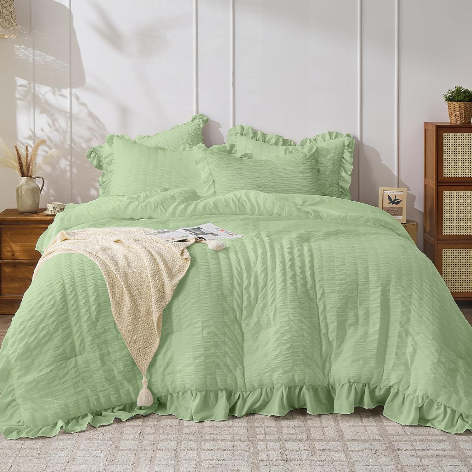 JOLLYVOGUE Sage Green Queen Comforter Set, 3 Pieces Seersucker Comforters Queen Size, Lightweight & Fluffy Bedding Sets Queen for All Season with 1 Ruffle Comforter and 2 Ruffle Pillowshams