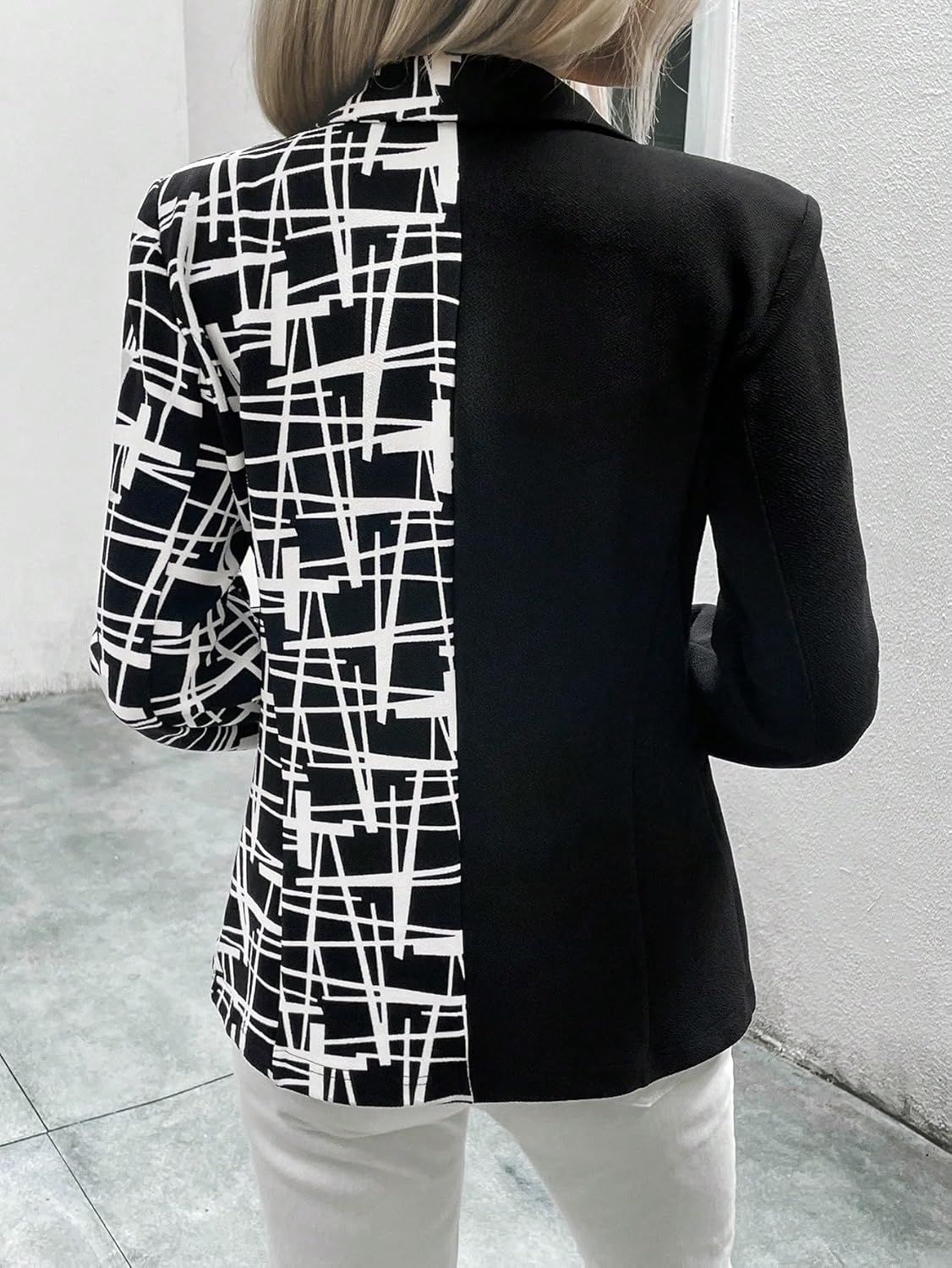 WDIRARA Women's Geometric Pattern Two Tone Button Down Wrap Knitted Lapel Long Sleeve Casual Blazer