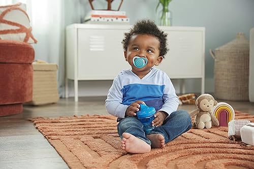 Miniatura 5 de NUK Chupete de ortodoncia que brilla en la oscuridad con escudo en forma de corazón, sin BPA, se adapta a 18-36 meses, paquete de 4 unidades